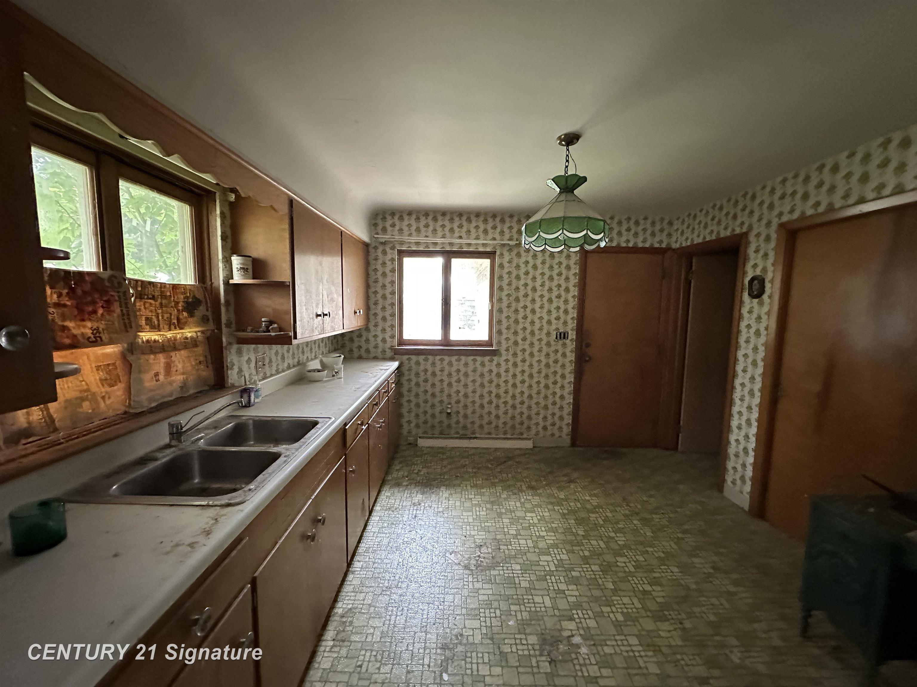 Photo 3 of Single family home for sale at 2587 Kuhlman Dr, Saginaw, MI 48603 | MLS# 5050215559 | Listing updated on 2026-09-14
