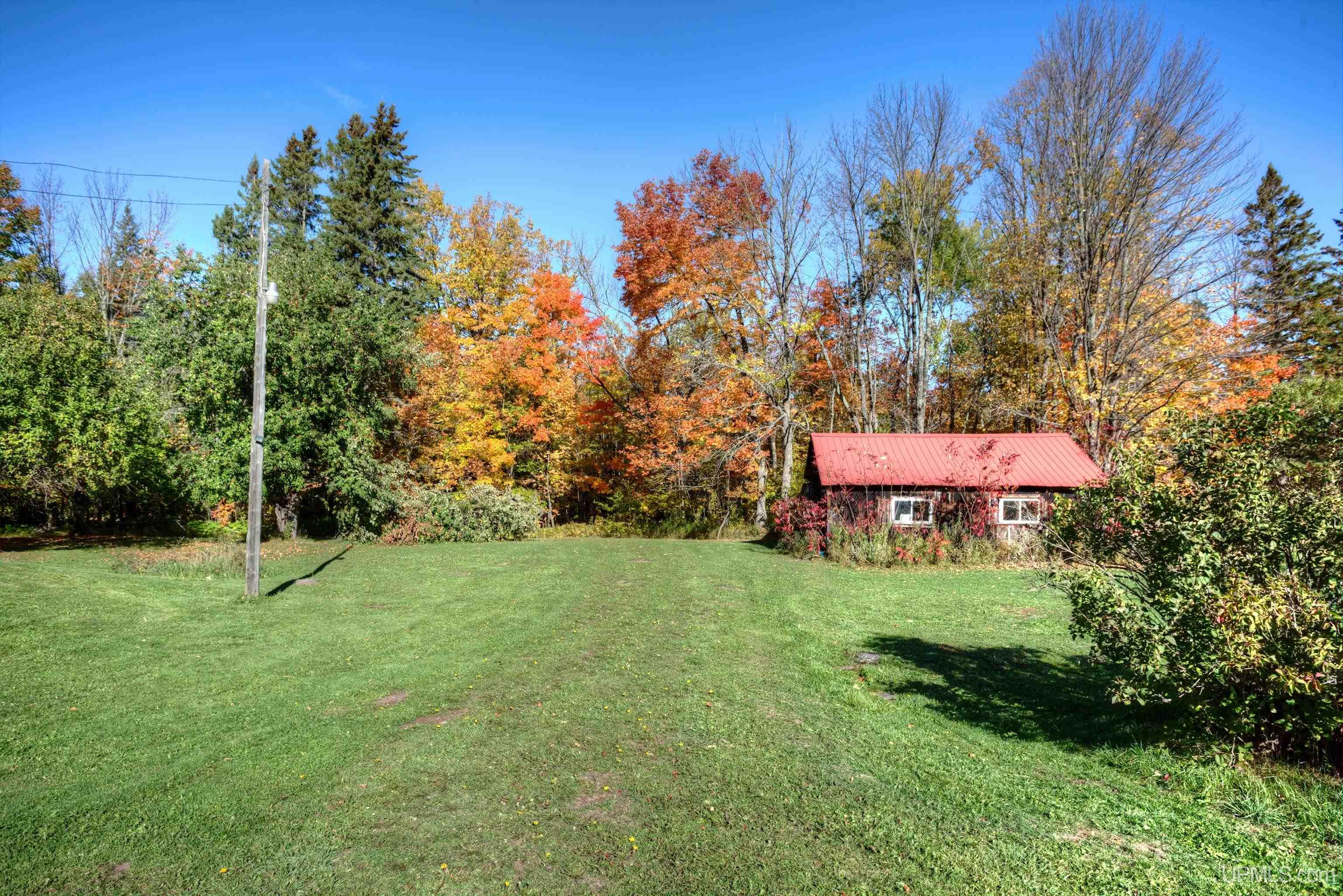 Photo 3 of Single family home for sale at E2794 Lake Rd, Ironwood, MI 49938 | MLS# 50215565 | Listing updated on 2026-10-07