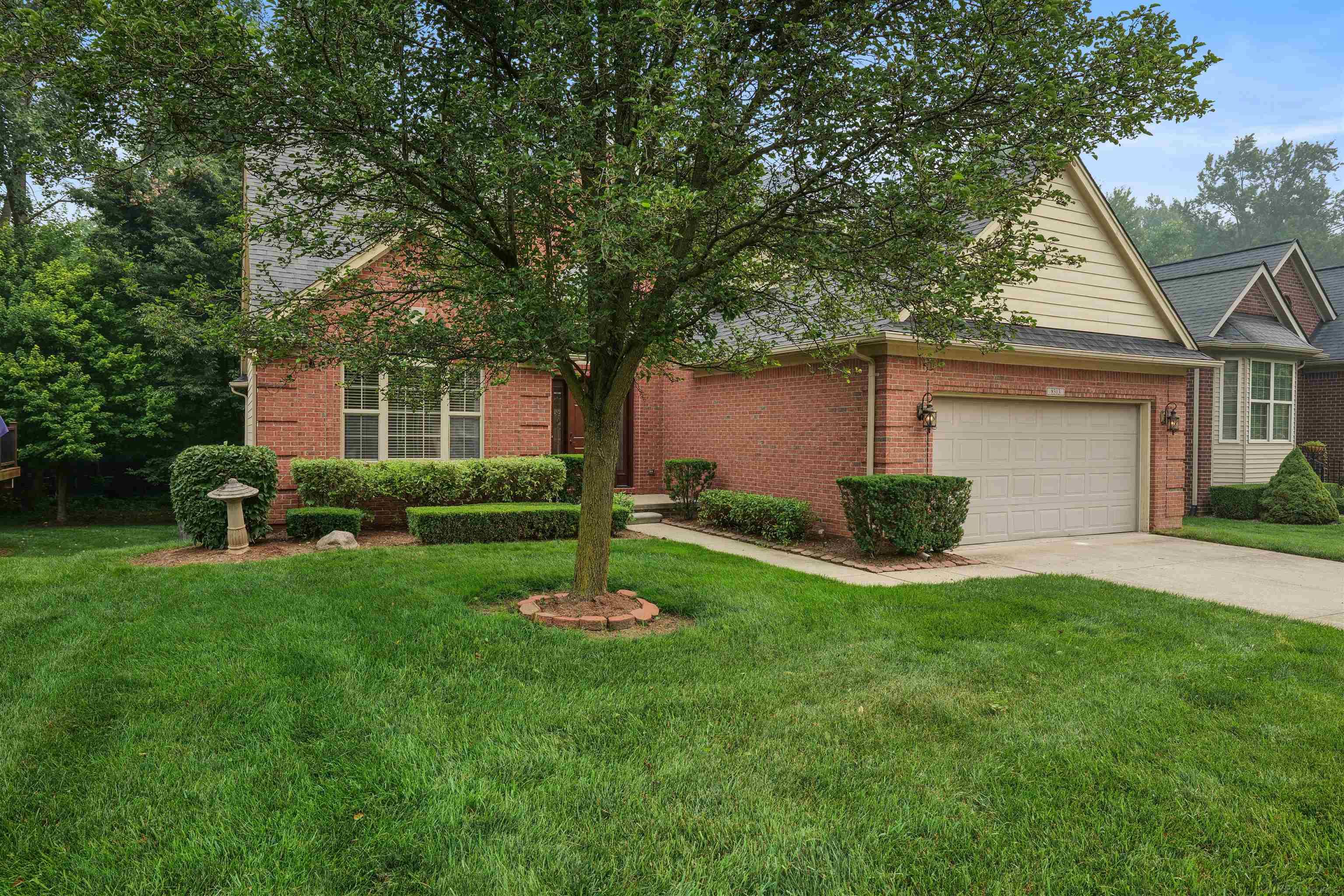 2nd image of 8313 Pine Creek Dr, Shelby Township, MI 48316 | MLS# 50215580