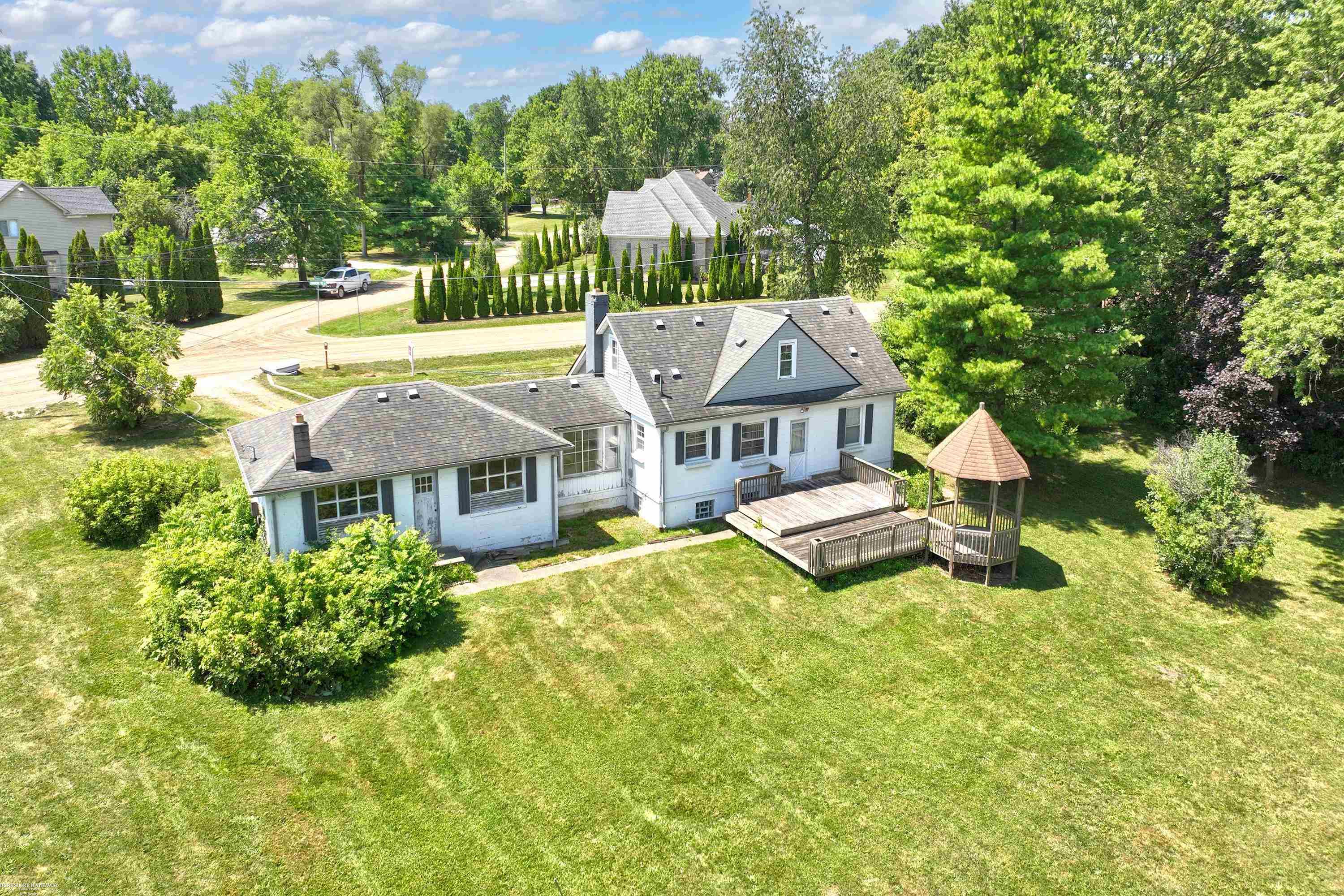 14th image of 98 Shadywood Rd, Rochester Hills, MI 48307 | MLS# 50215587