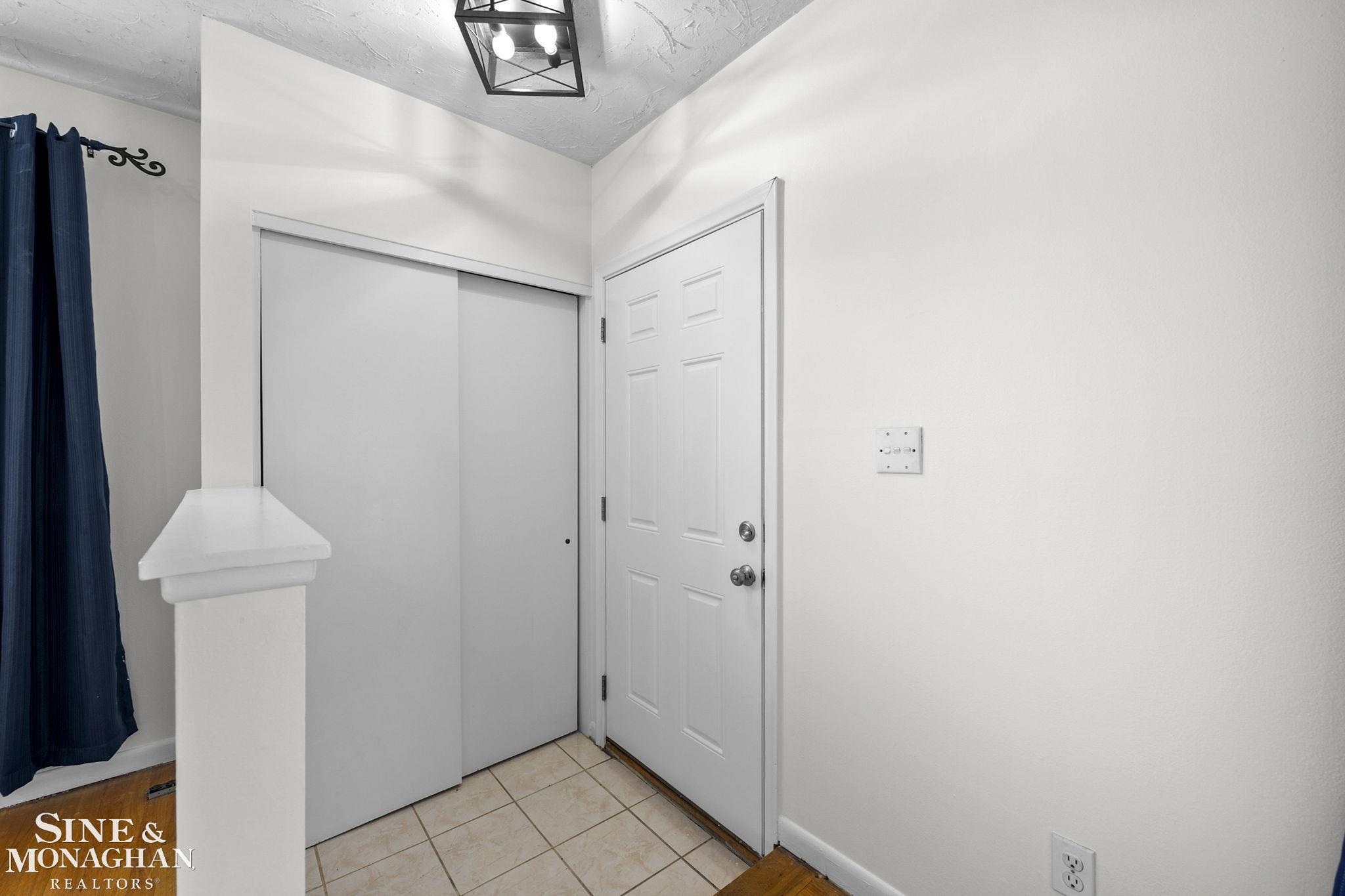 3rd image of 21313 Tanglewood St, Saint Clair Shores, MI 48082 | MLS# 58050215708