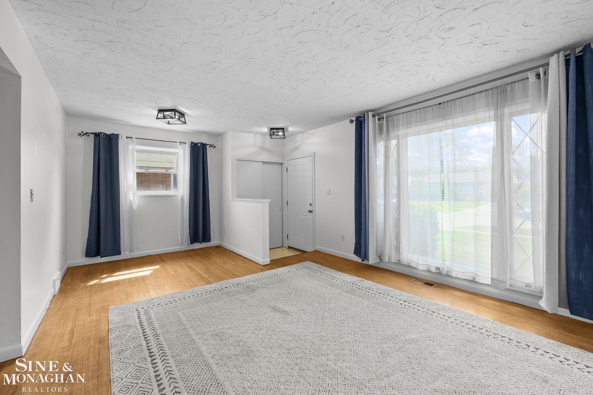 4th image of 21313 Tanglewood St, Saint Clair Shores, MI 48082 | MLS# 58050215708