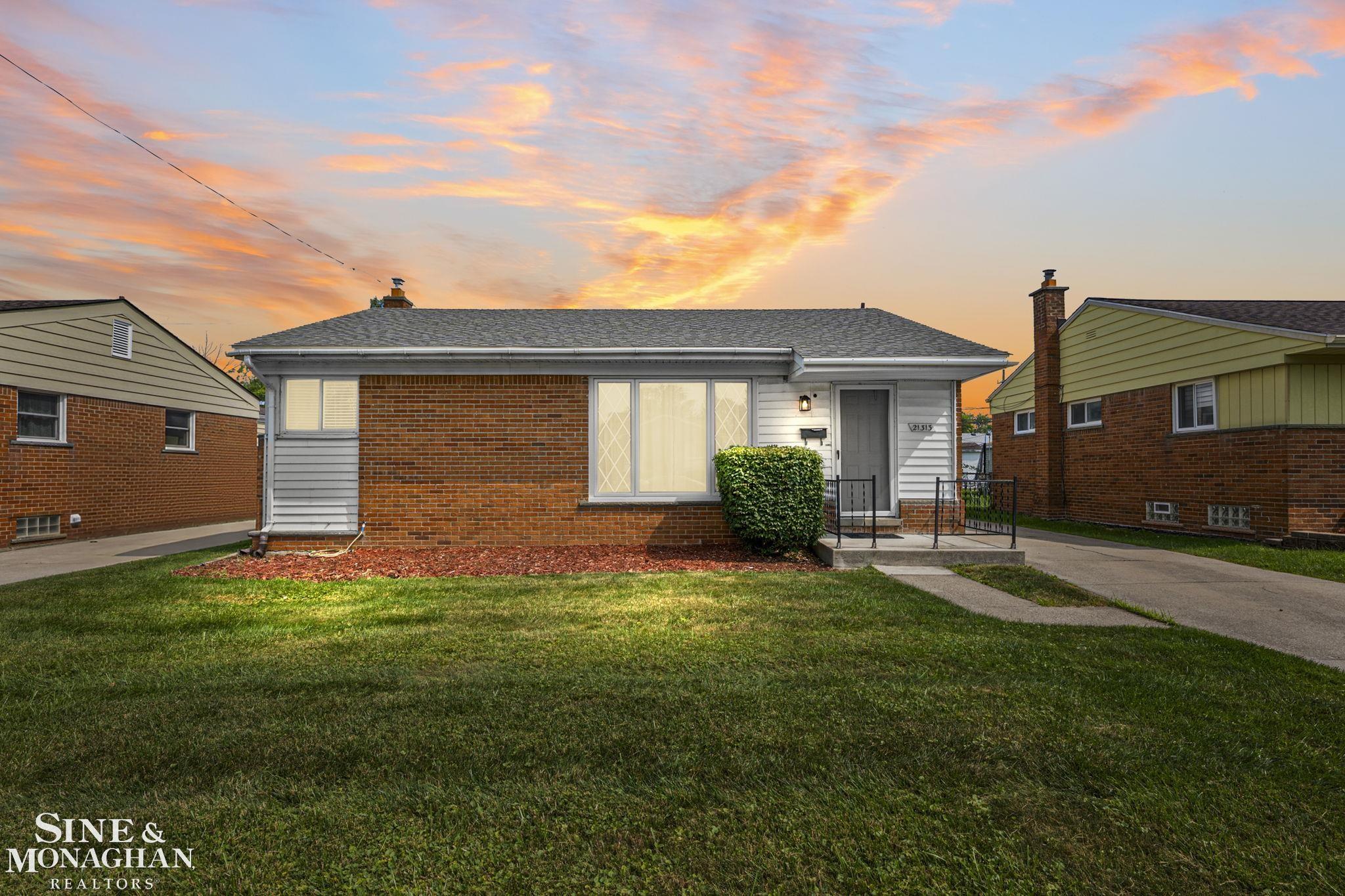 32nd image of 21313 Tanglewood St, Saint Clair Shores, MI 48082 | MLS# 50215708