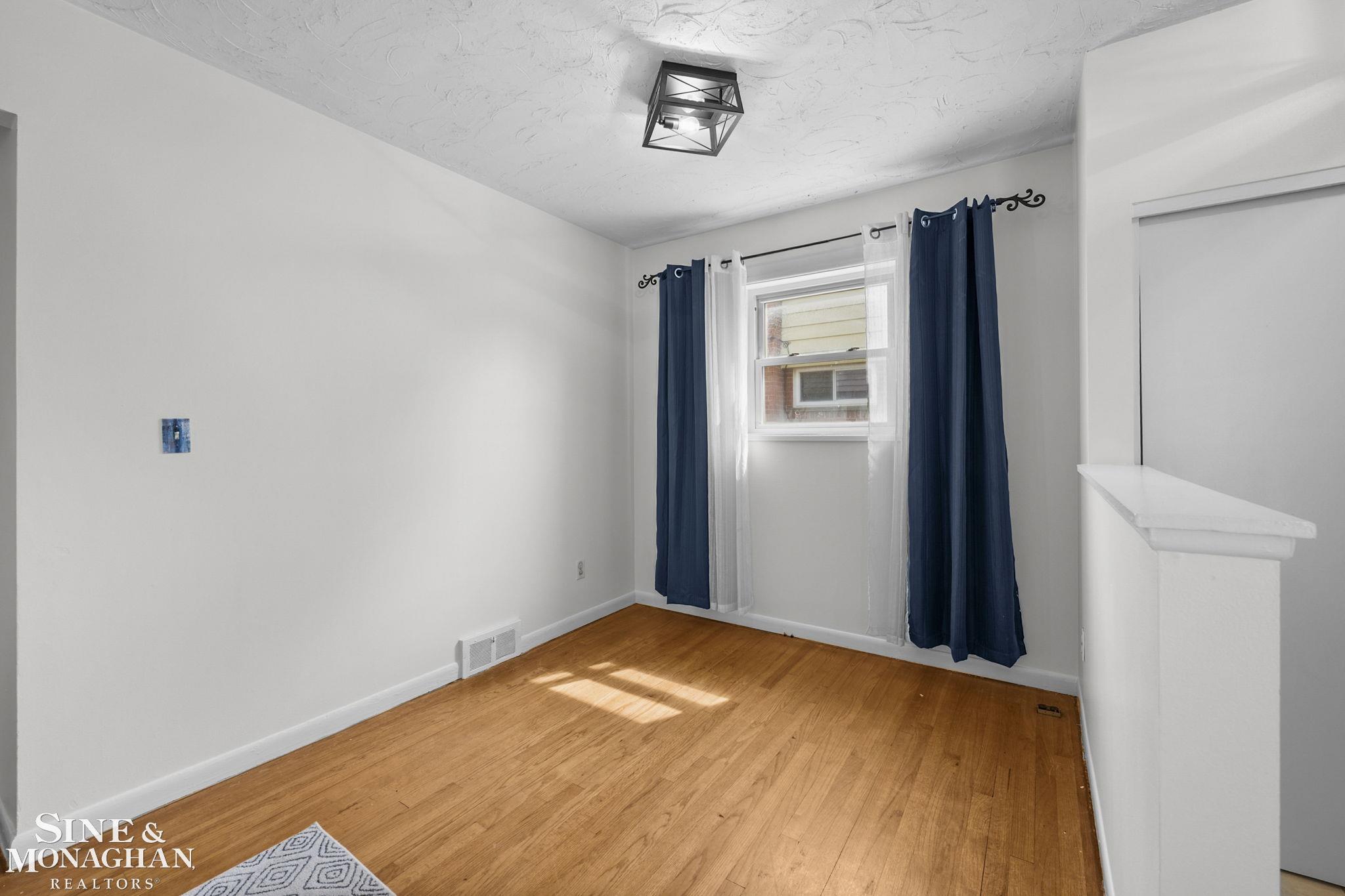 5th image of 21313 Tanglewood St, Saint Clair Shores, MI 48082 | MLS# 58050215708