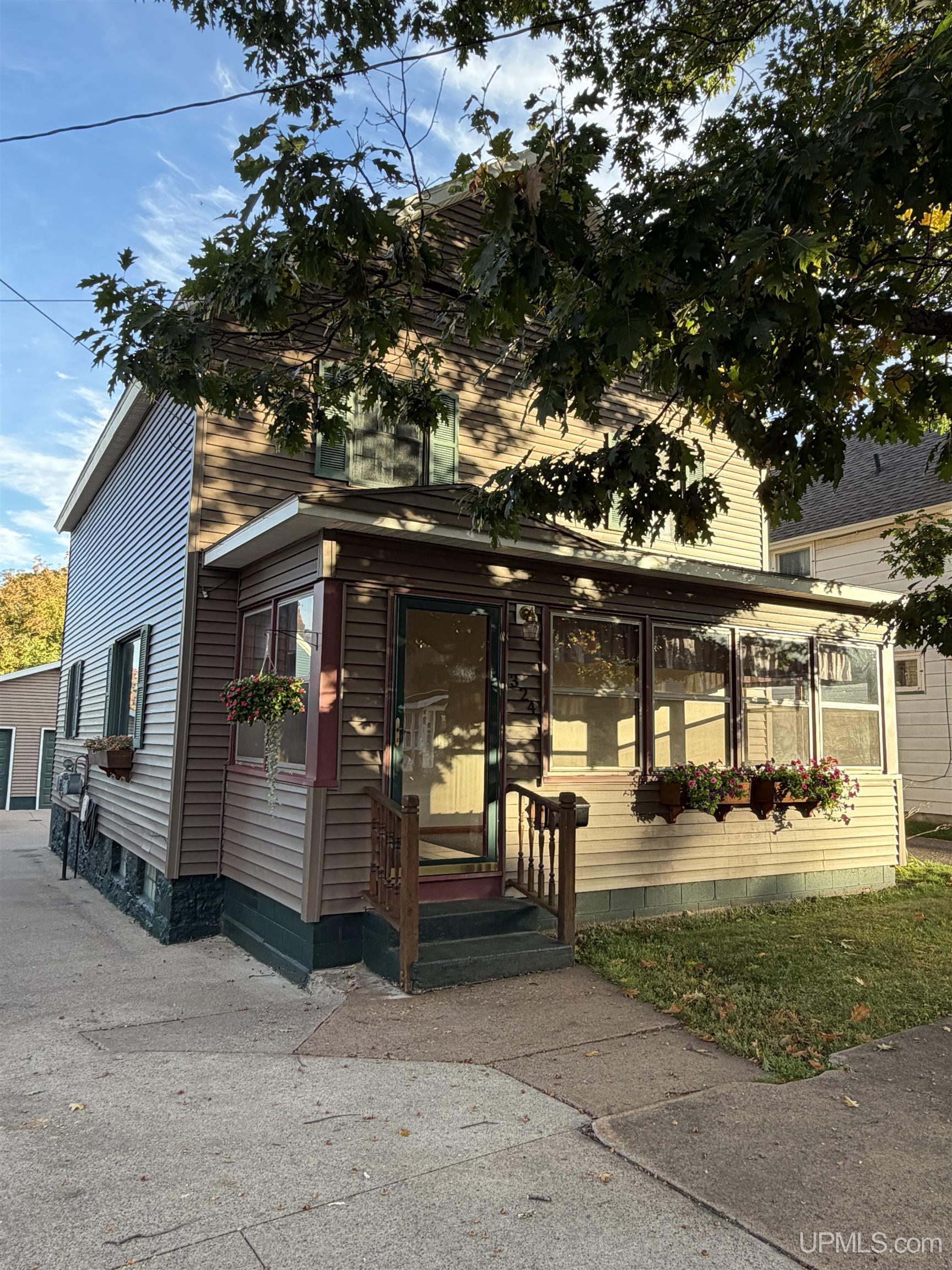 Photo 2 of Single family home for sale at 324 W Ridge St, Ishpeming, MI 49849 | MLS# 50215709 | Listing updated on 2026-09-28