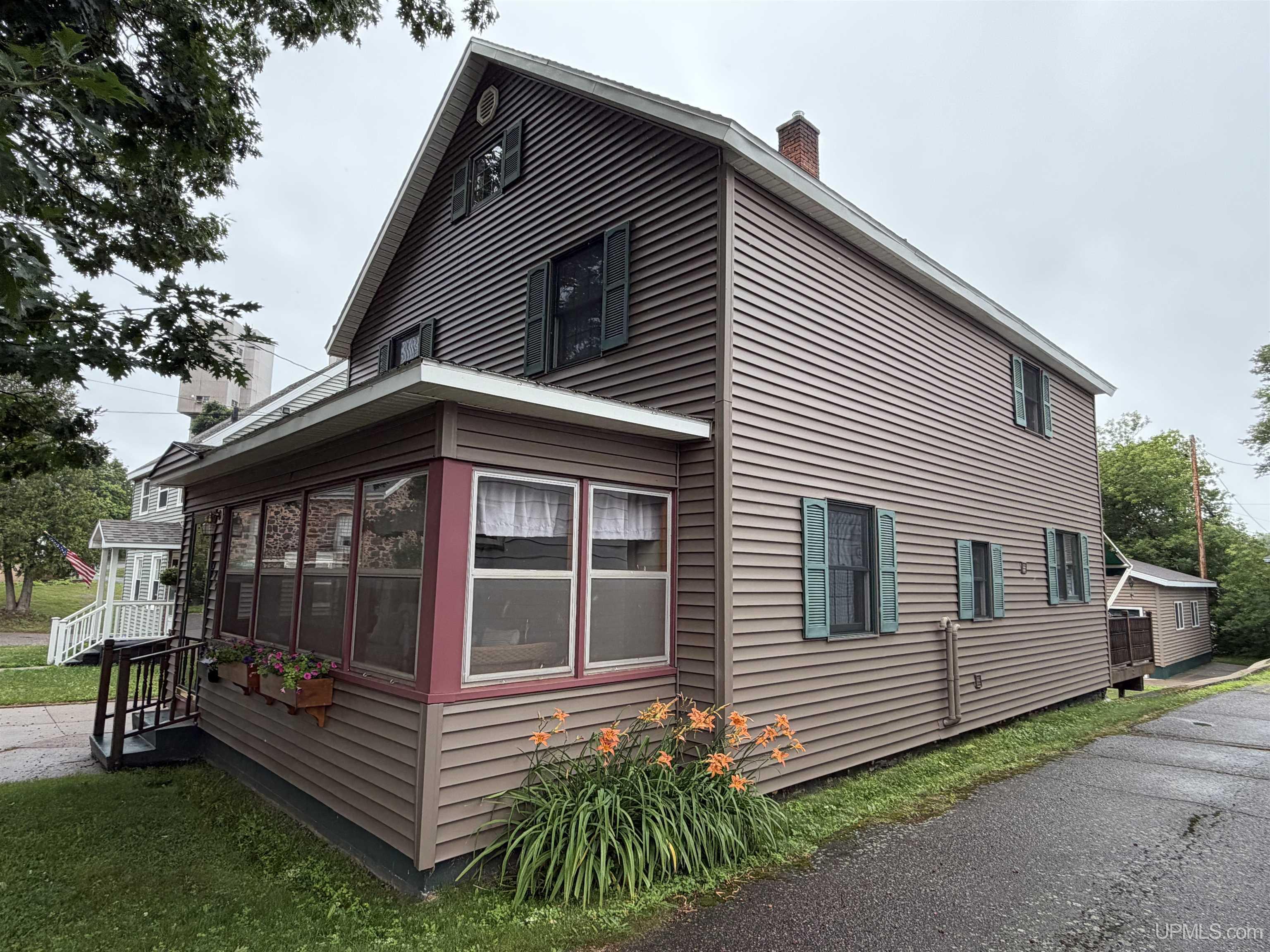 Homes for sale in Ishpeming, MI | 324 W Ridge St, Ishpeming, MI 49849 | MLS# 50215709