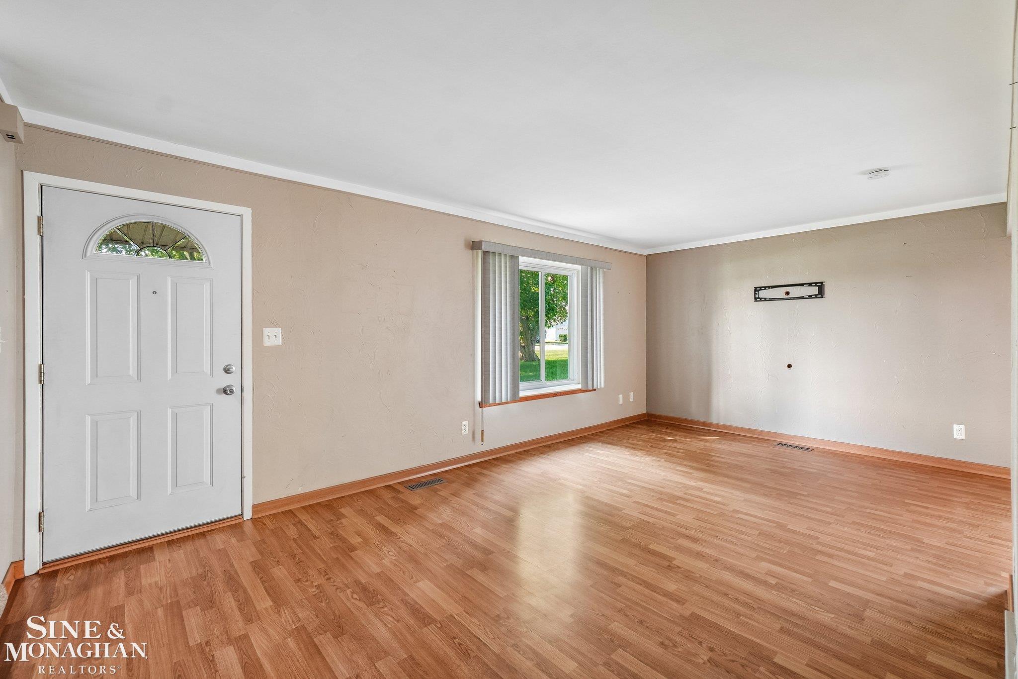 4th image of 38153 Jefferson Ave, Harrison Township, MI 48045 | MLS# 50215712