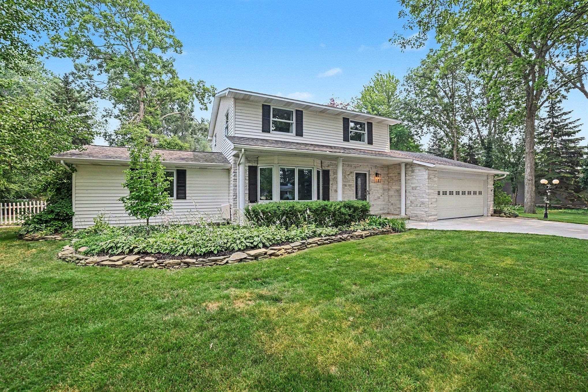 Photo 3 of Single family home for sale at 1586 St Marys Ct, Essexville, MI 48732 | MLS# 50215766 | Listing updated on 2026-09-22