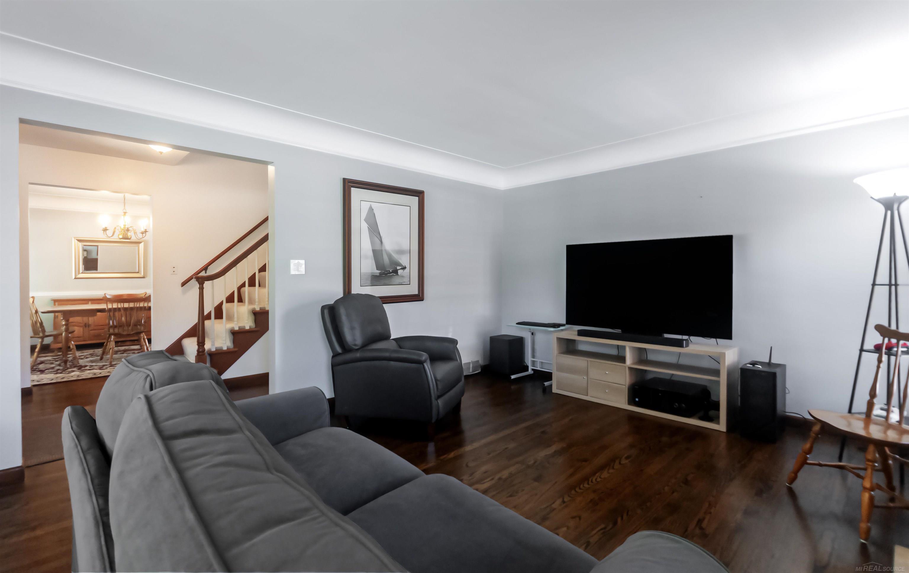 5th image of 1723 Hawthorne Rd, Grosse Pointe Woods, MI 48236 | MLS# 50215768