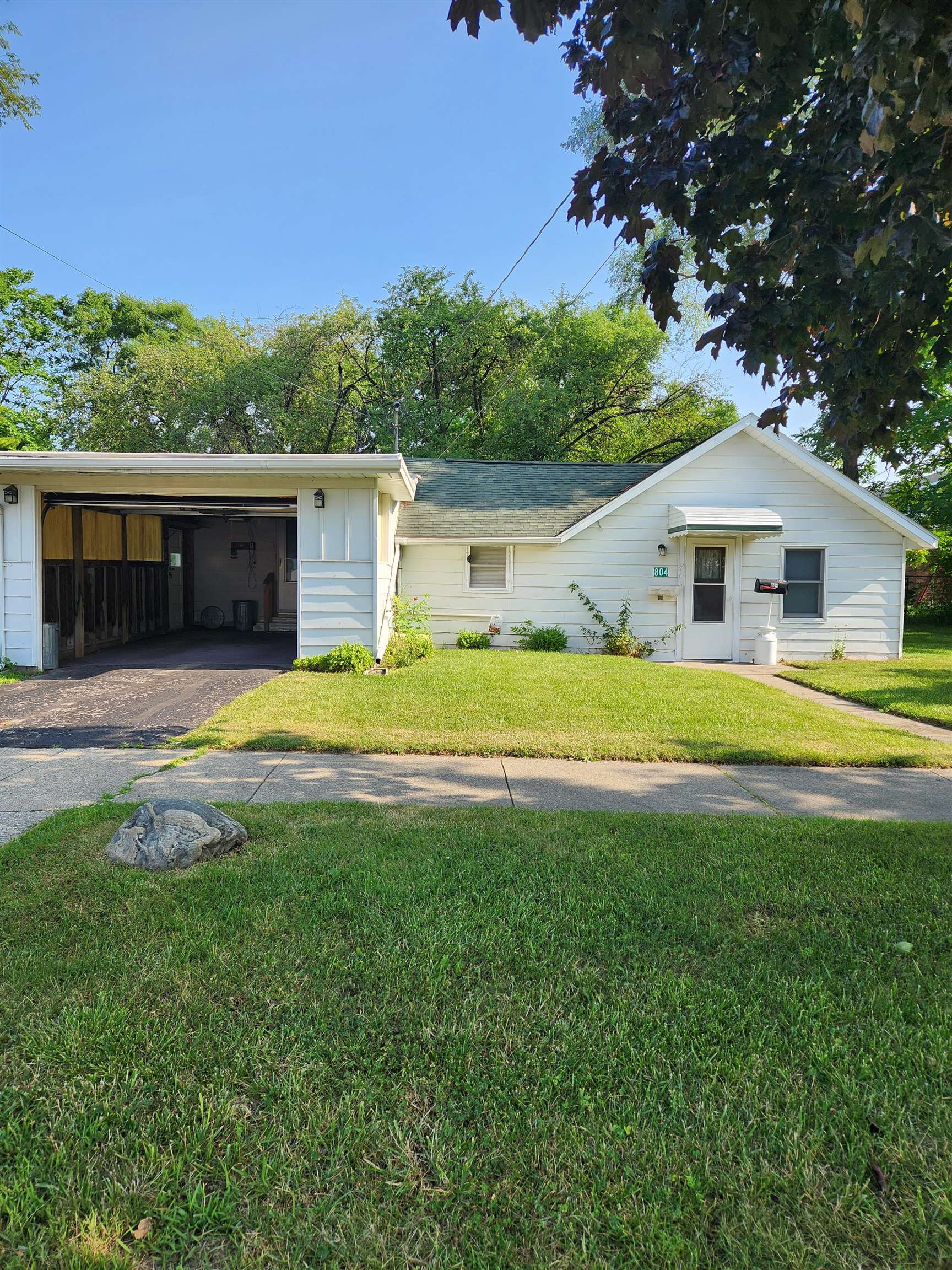 Homes for sale in Bay City, MI | 804 W Ivy Ave, Bay City, MI 48706 | MLS# 50215804