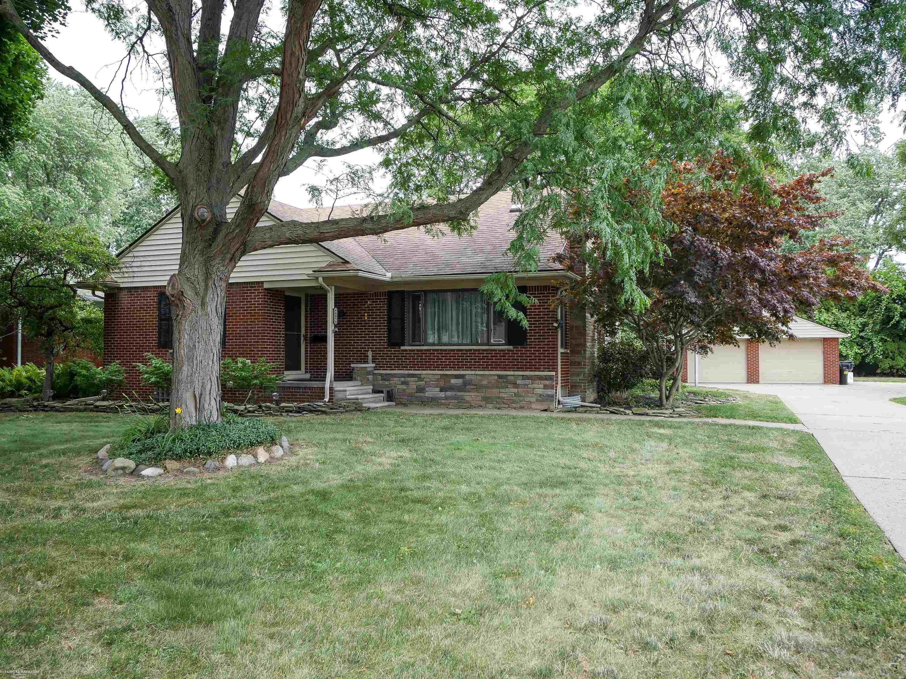 4th image of 44850 Kemp St, Sterling Heights, MI 48314 | MLS# 50215840