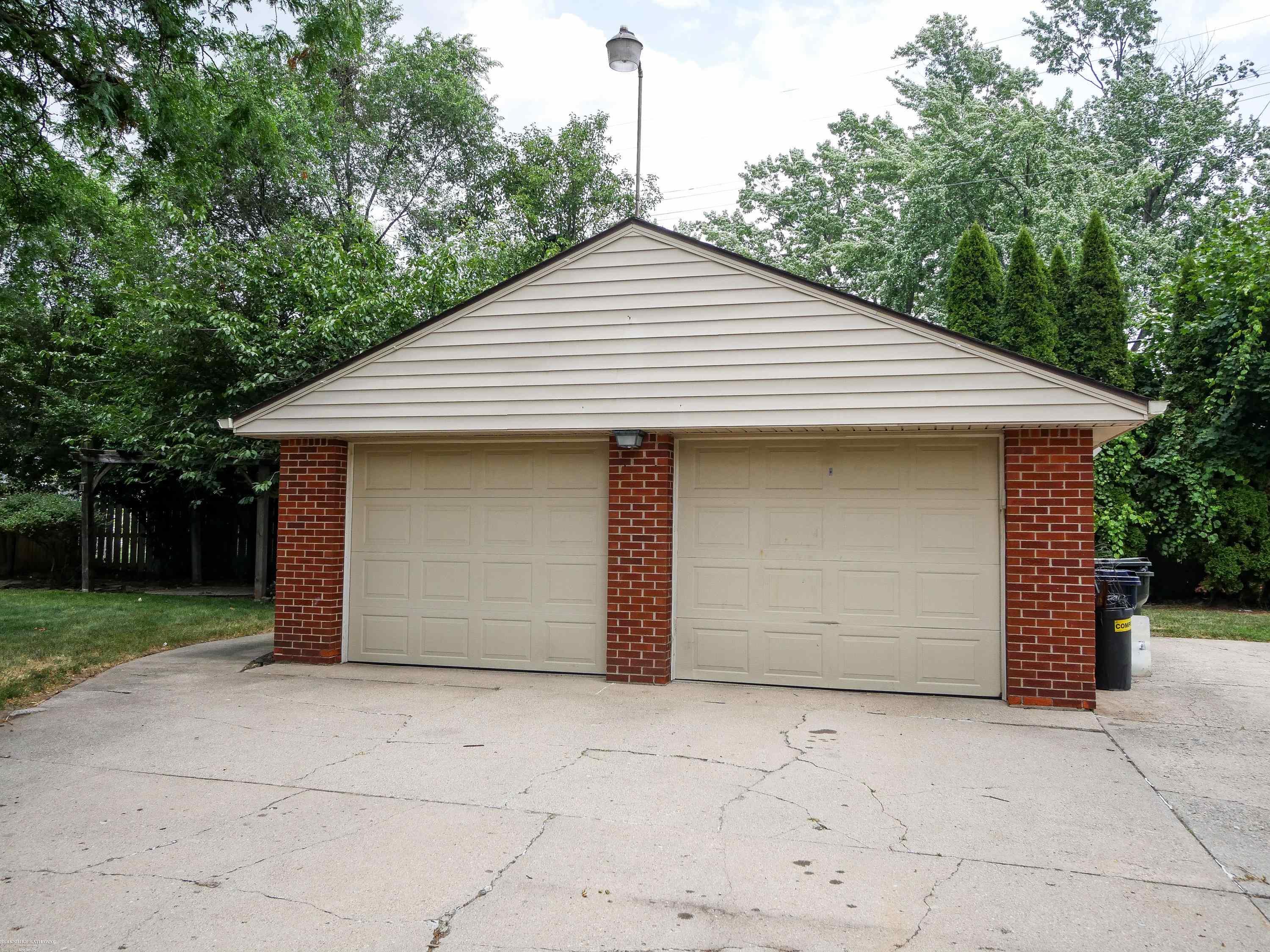 31st image of 44850 Kemp St, Sterling Heights, MI 48314 | MLS# 50215840