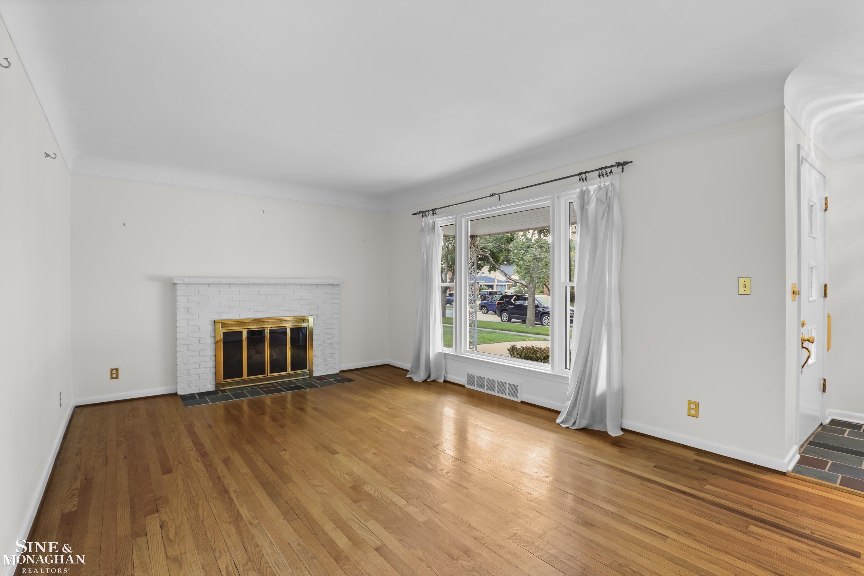 5th image of 20631 Wedgewood Dr, Grosse Pointe Woods, MI 48236 | MLS# 58050215881