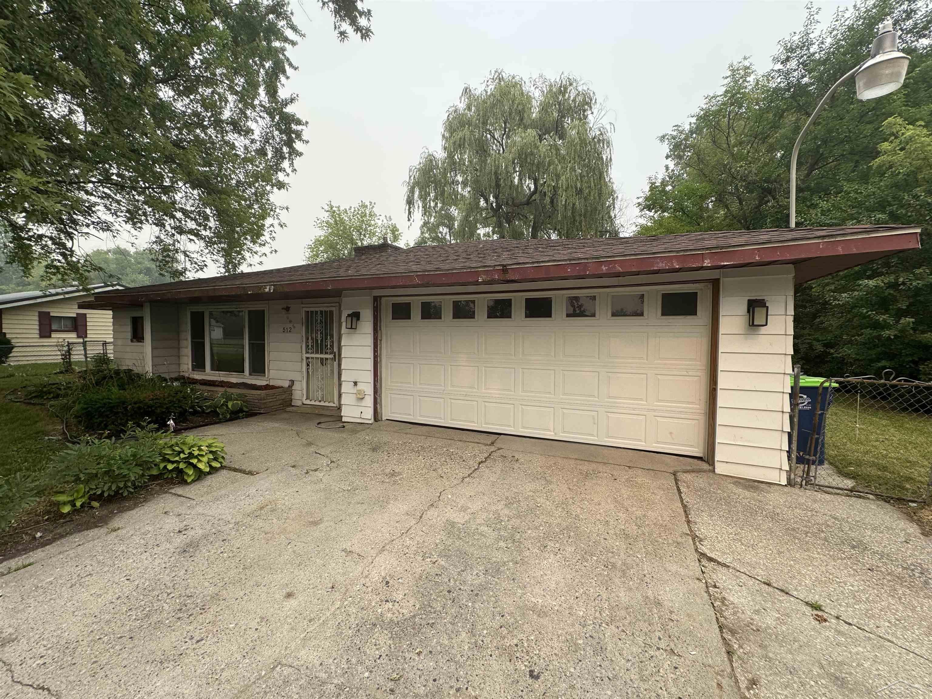 Photo 1 of Sale Pending at 512 S 28th Street, Saginaw, MI 48601 | MLS# 61050215902 | Listing updated on 2026-09-23