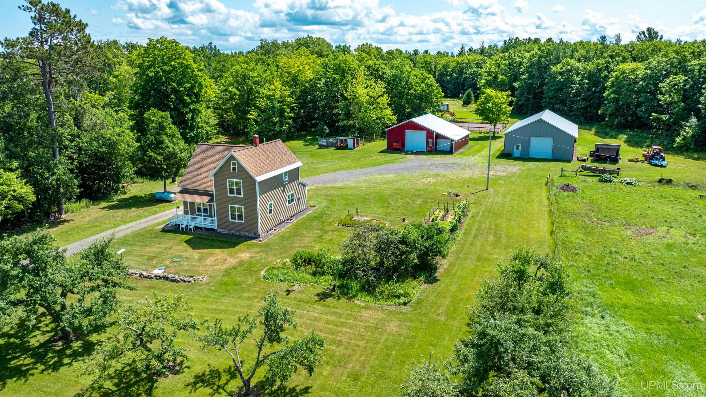 3rd image of 24551 Upper Point Mills Rd, Hancock, MI 49930 | MLS# 50215927