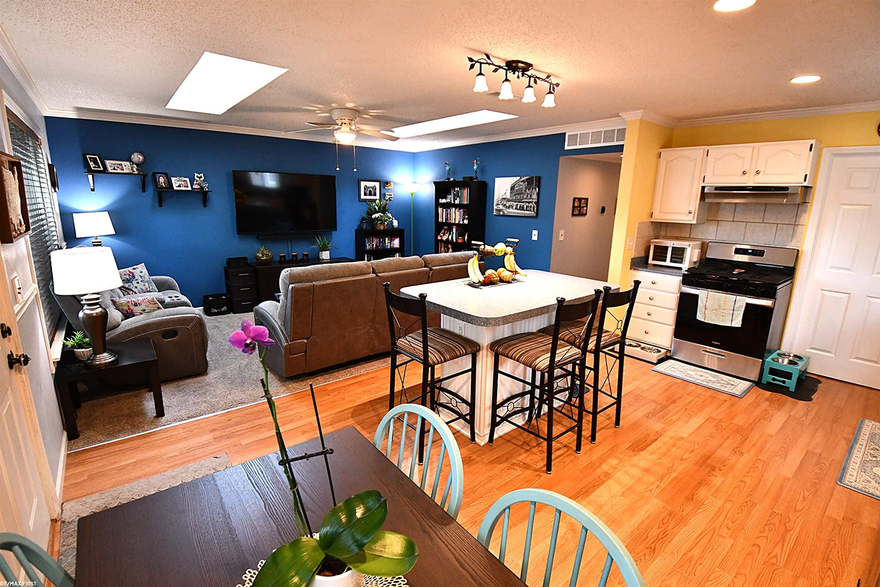 4th image of 39675 Camp St Dr, Harrison Township, MI 48045 | MLS# 50215951