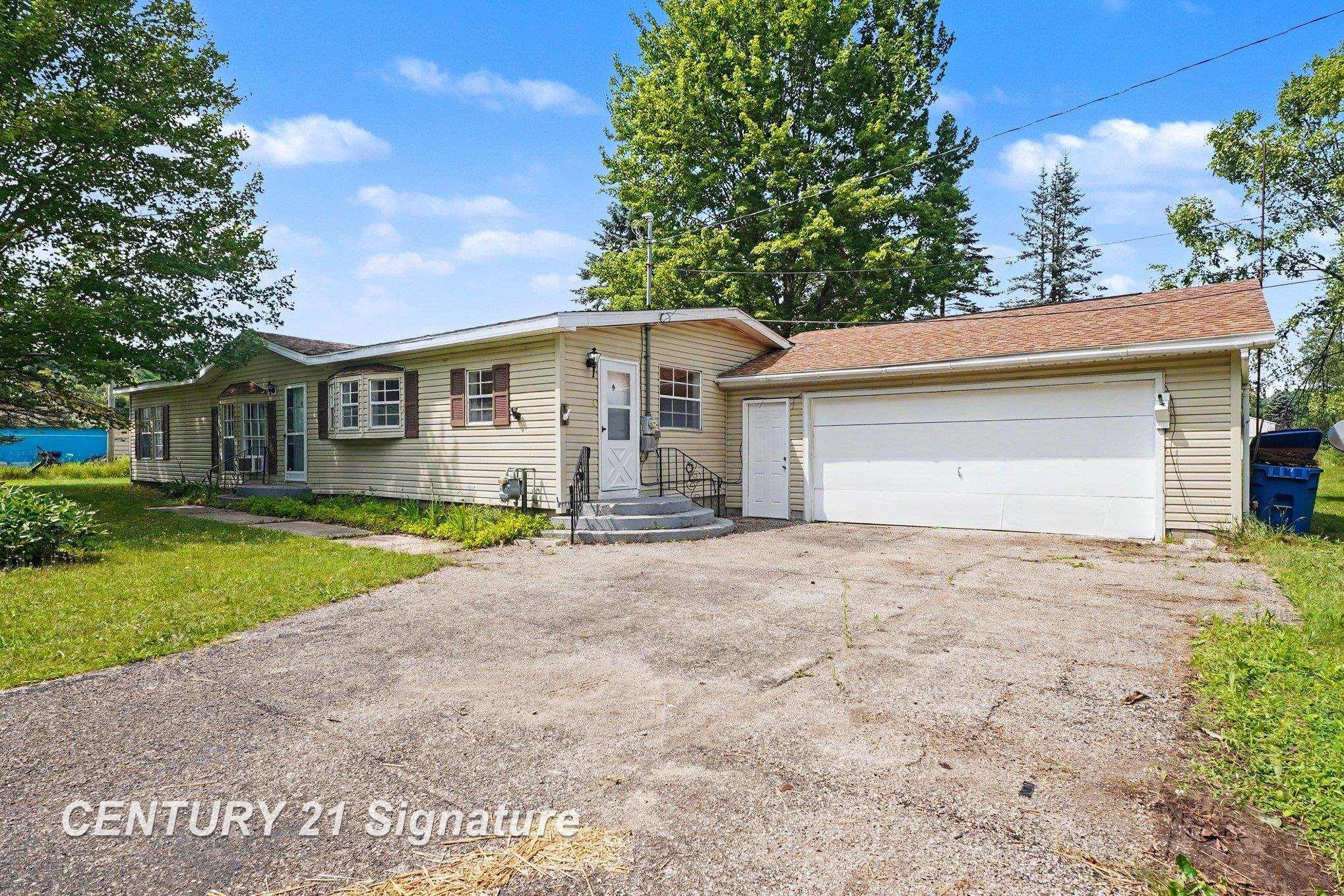 2nd image of 6880 W Emery Rd, Houghton Lake, MI 48629 | MLS# 61050215984