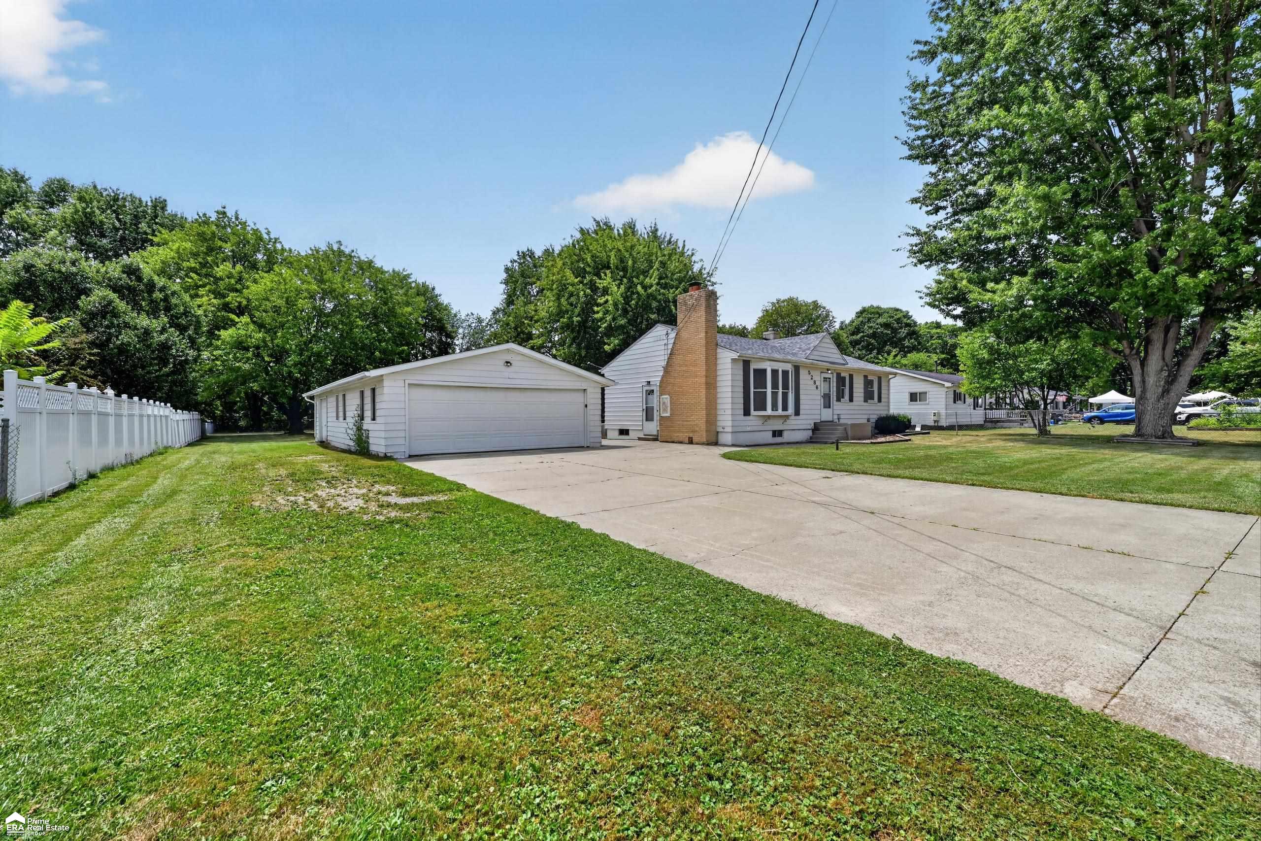 Photo 1 of Single family home for sale at 5286 Roberts Dr, Flint, MI 48506 | MLS# 5050216005 | Listing updated on 2026-10-01