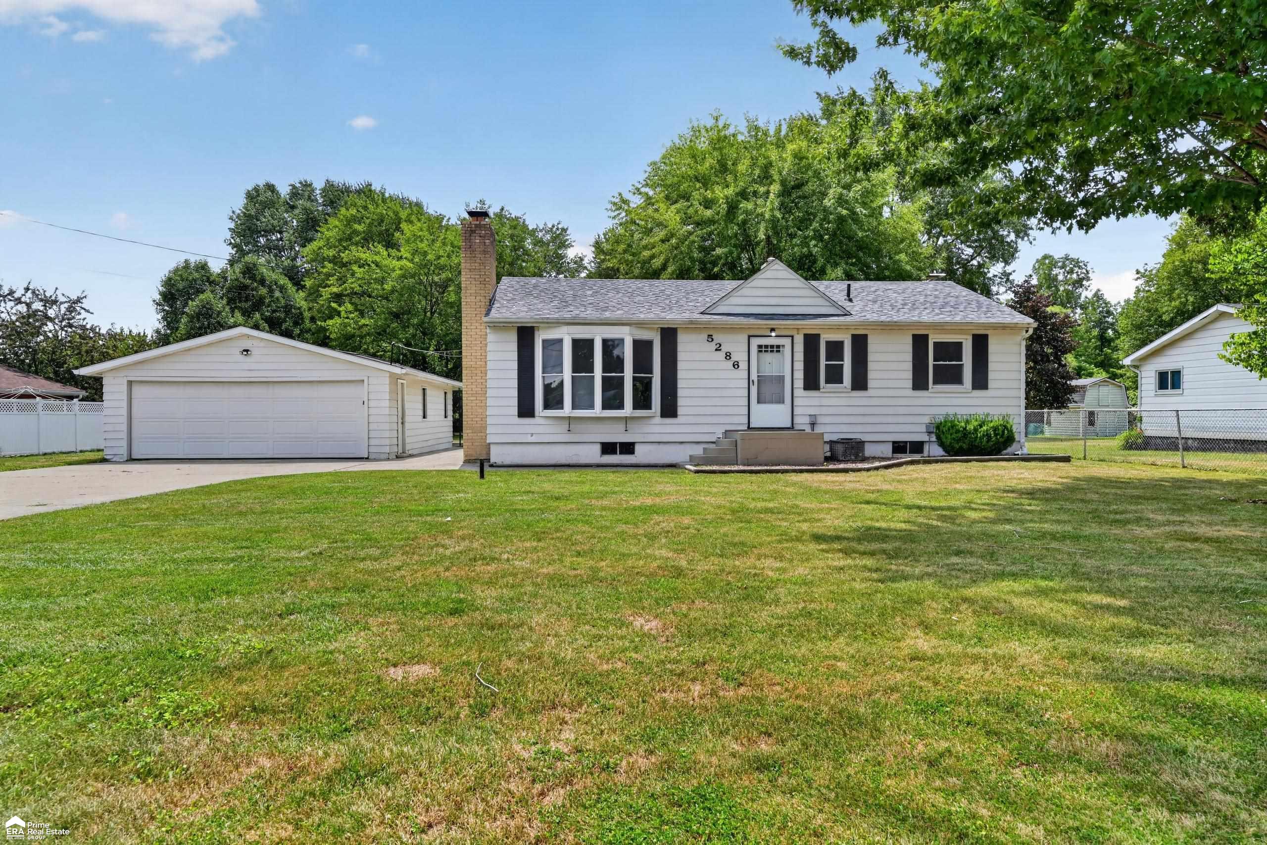 Photo 2 of Single family home for sale at 5286 Roberts Dr, Flint, MI 48506 | MLS# 5050216005 | Listing updated on 2026-10-01