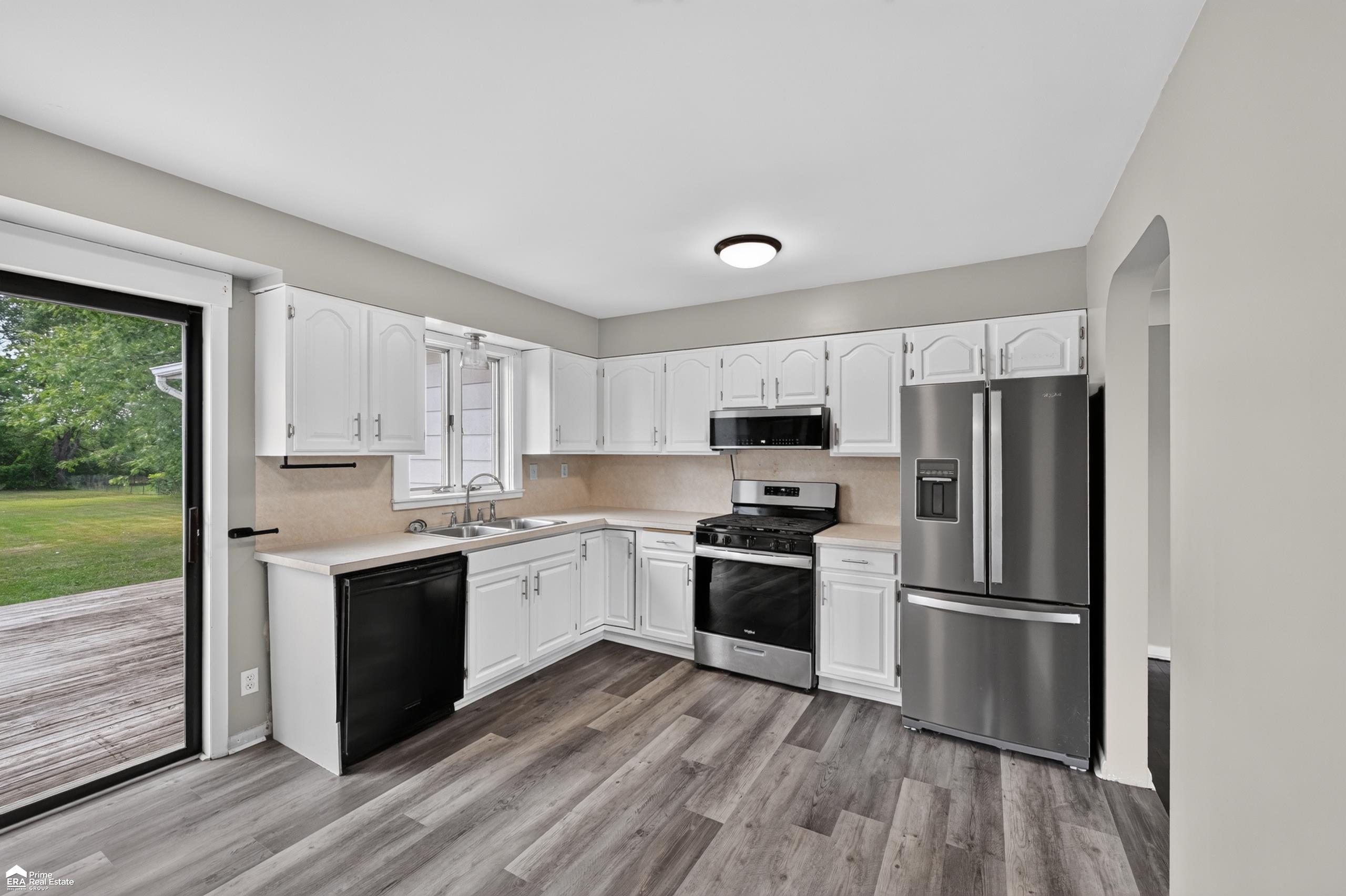 4th image of 5286 Roberts Dr, Flint, MI 48506 | MLS# 5050216005