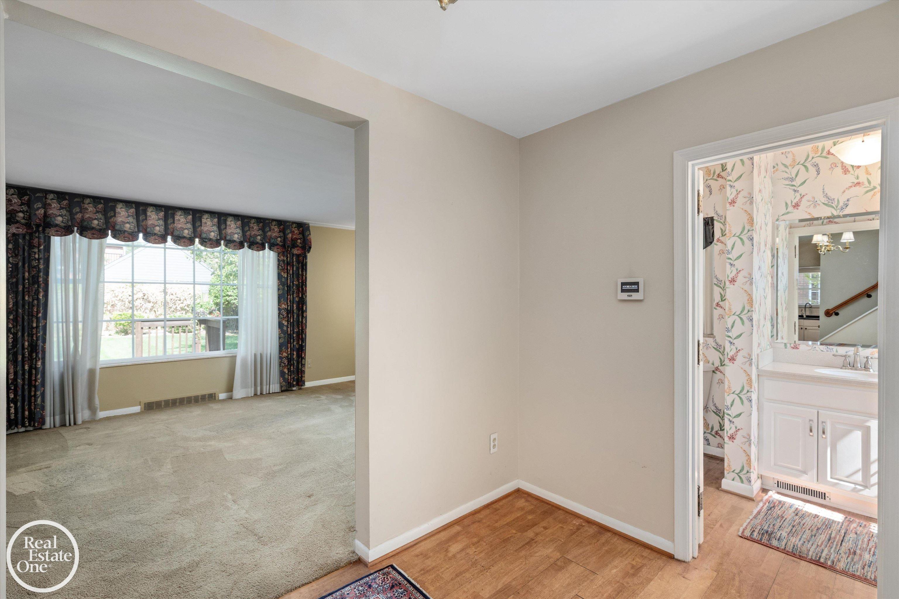 4th image of 278 Fisher Rd, Grosse Pointe Farms, MI 48230 | MLS# 50216029