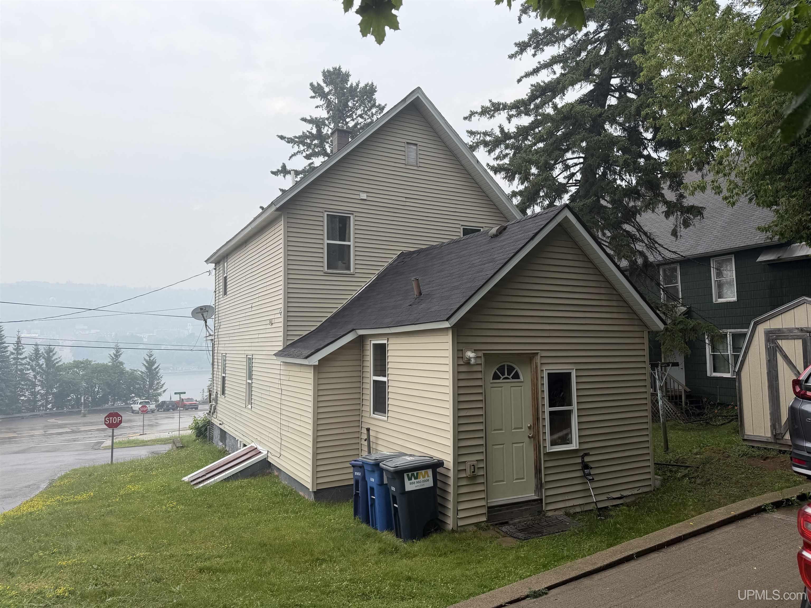 5th image of 513 W Houghton Ave, Houghton, MI 49931 | MLS# 50216080