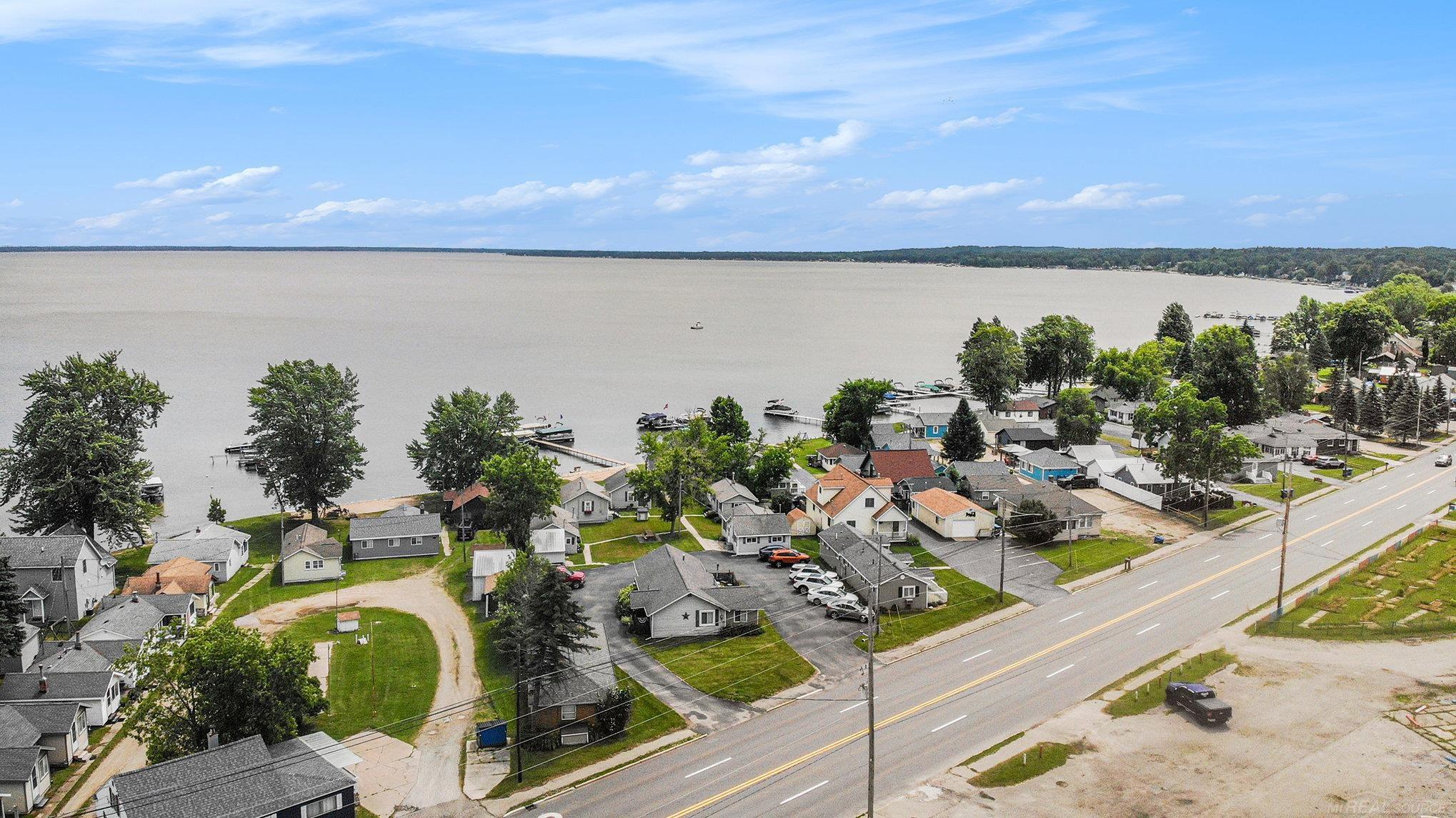 2nd image of 6366 W Houghton Lake Dr, Roscommon Village Roscommon, MI 48629 | MLS# 58050216108