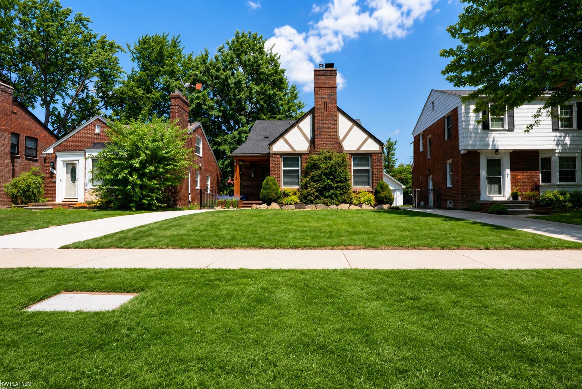 4th image of 2118 Lennon St, Grosse Pointe Woods, MI 48236 | MLS# 58050216125