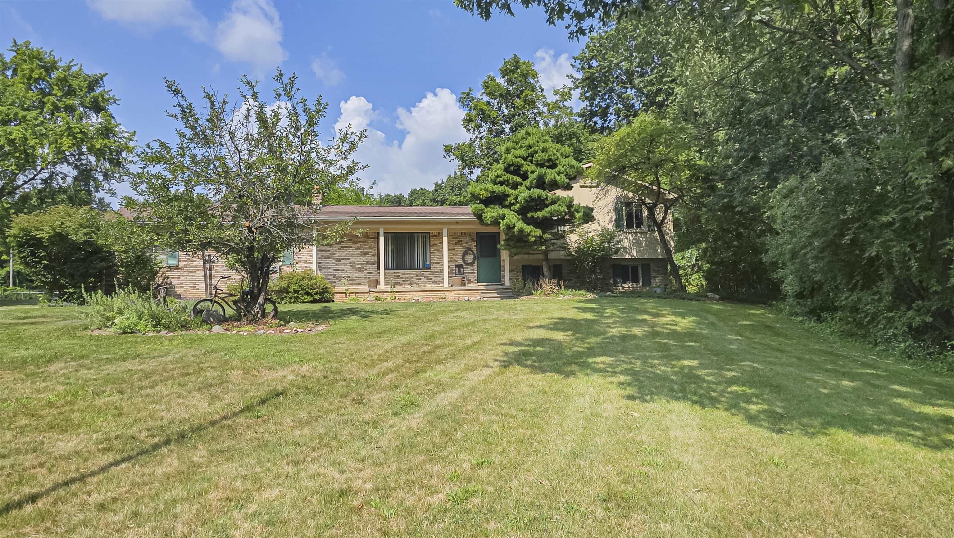 1st image of 9501 Fish Lake Rd, Holly, MI 48442 | MLS# 5050216174