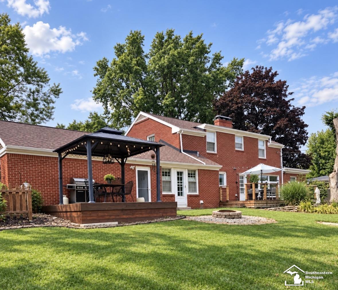 Photo 2 of Single family home for sale at 1365 Trenton Rd, Adrian, MI 49221 | MLS# 57050216235 | Listing updated on 2026-09-26