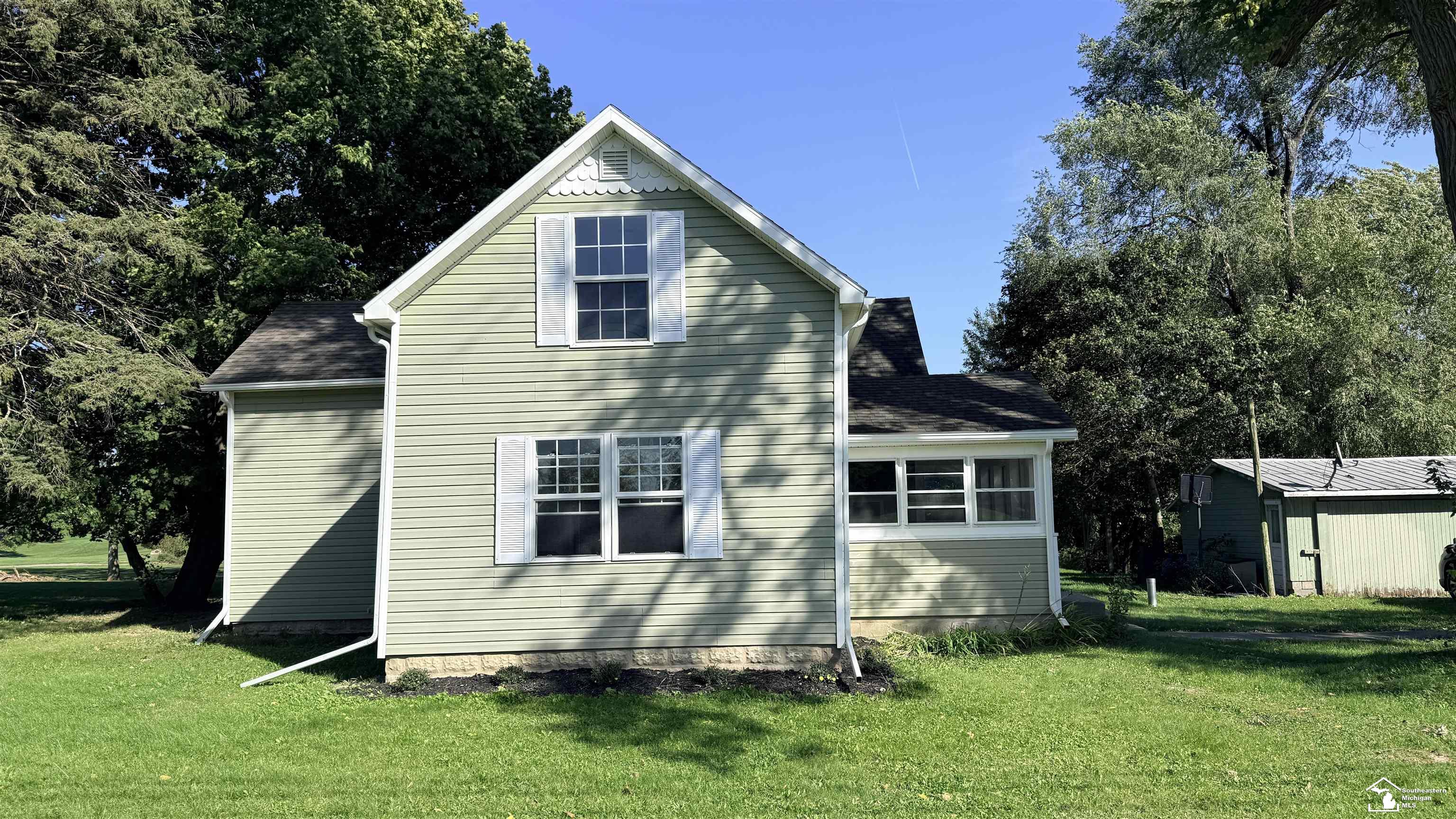 Photo 2 of Single family home for sale at 8408 Memorial Hwy, Ottawa Lake, MI 49267 | MLS# 57050216246 | Listing updated on 2026-10-07