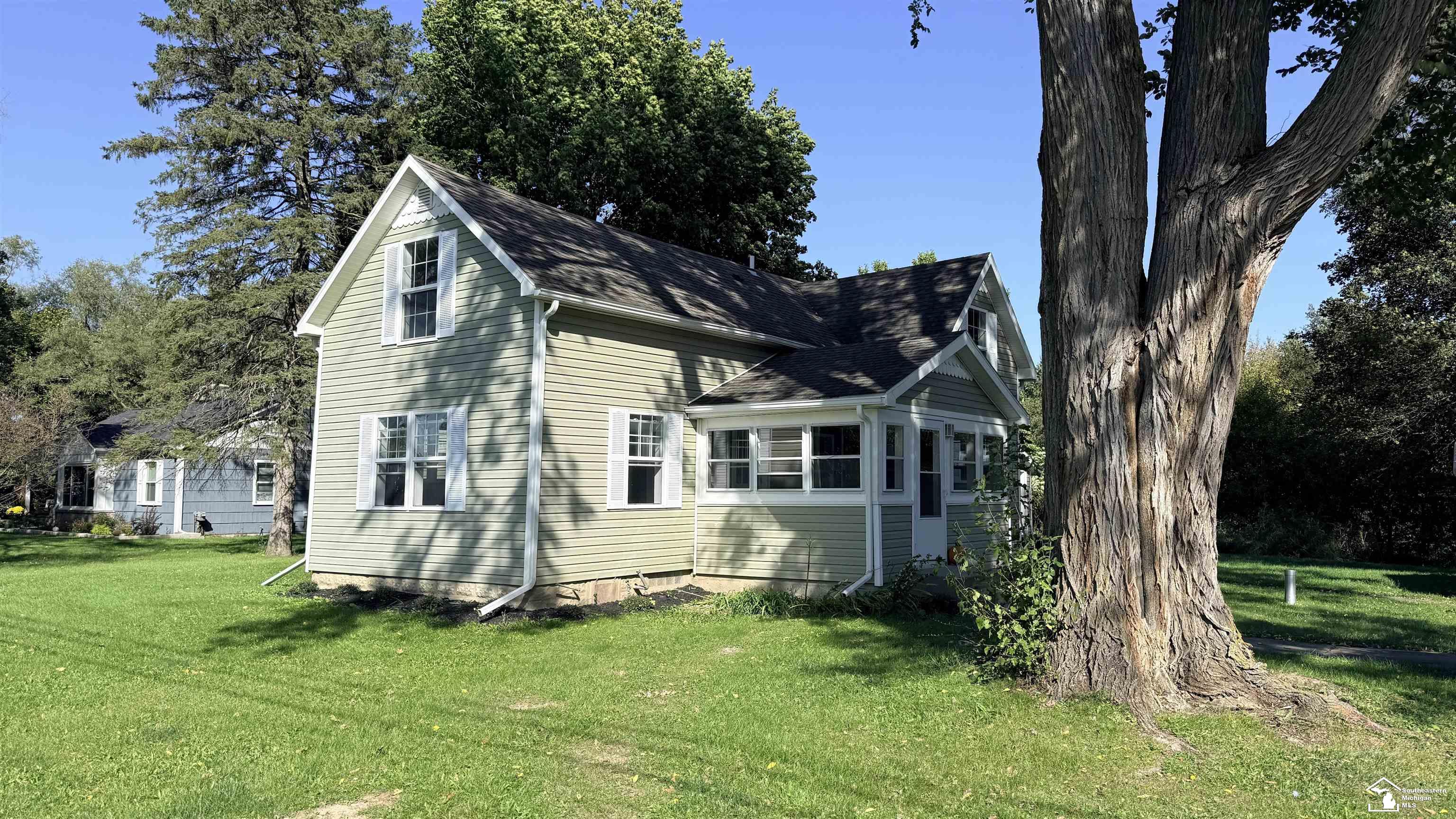 Photo 3 of Single family home for sale at 8408 Memorial Hwy, Ottawa Lake, MI 49267 | MLS# 57050216246 | Listing updated on 2026-10-07