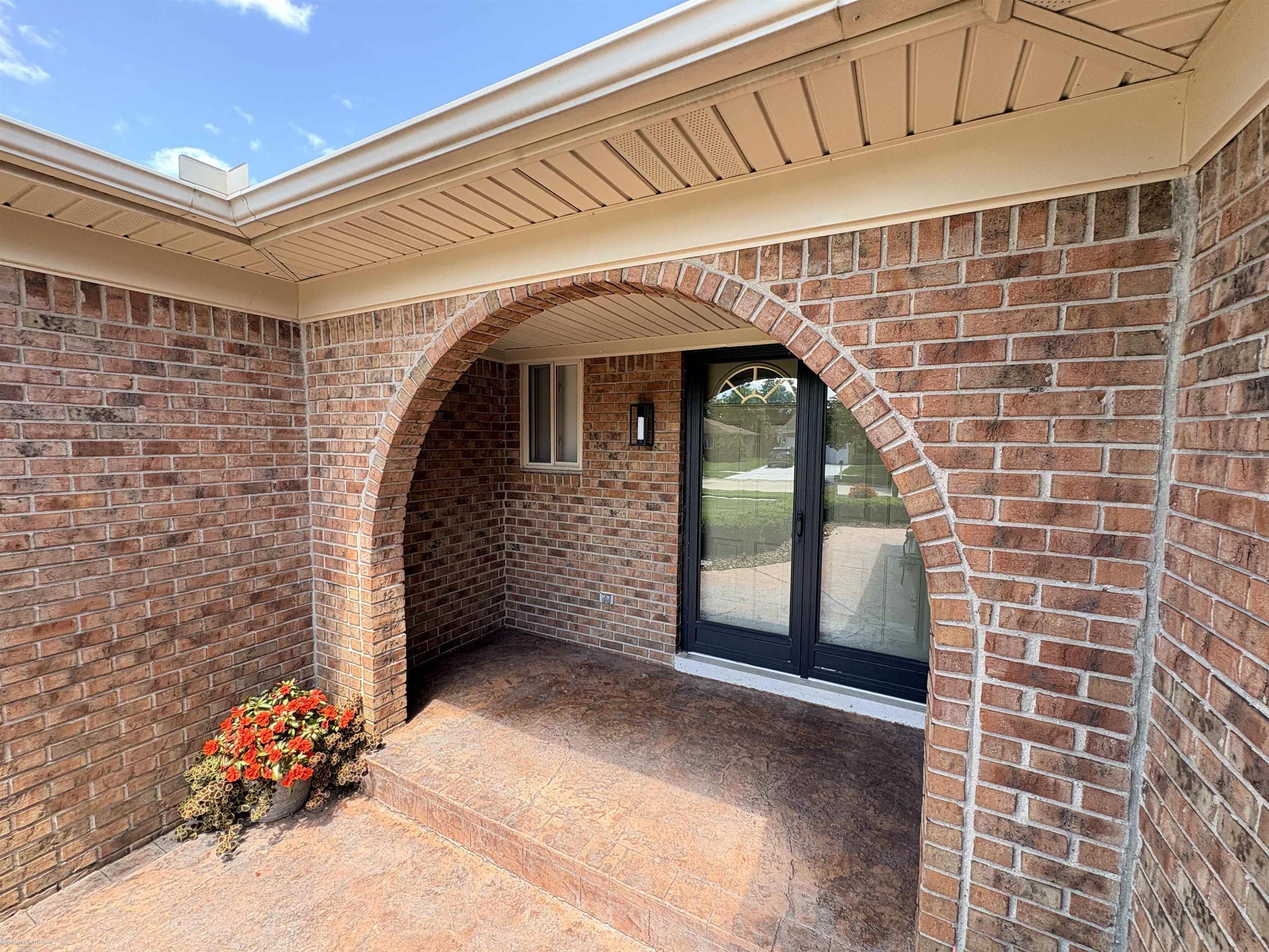 4th image of 47168 Blueridge Dr, Macomb, MI 48044 | MLS# 50216248