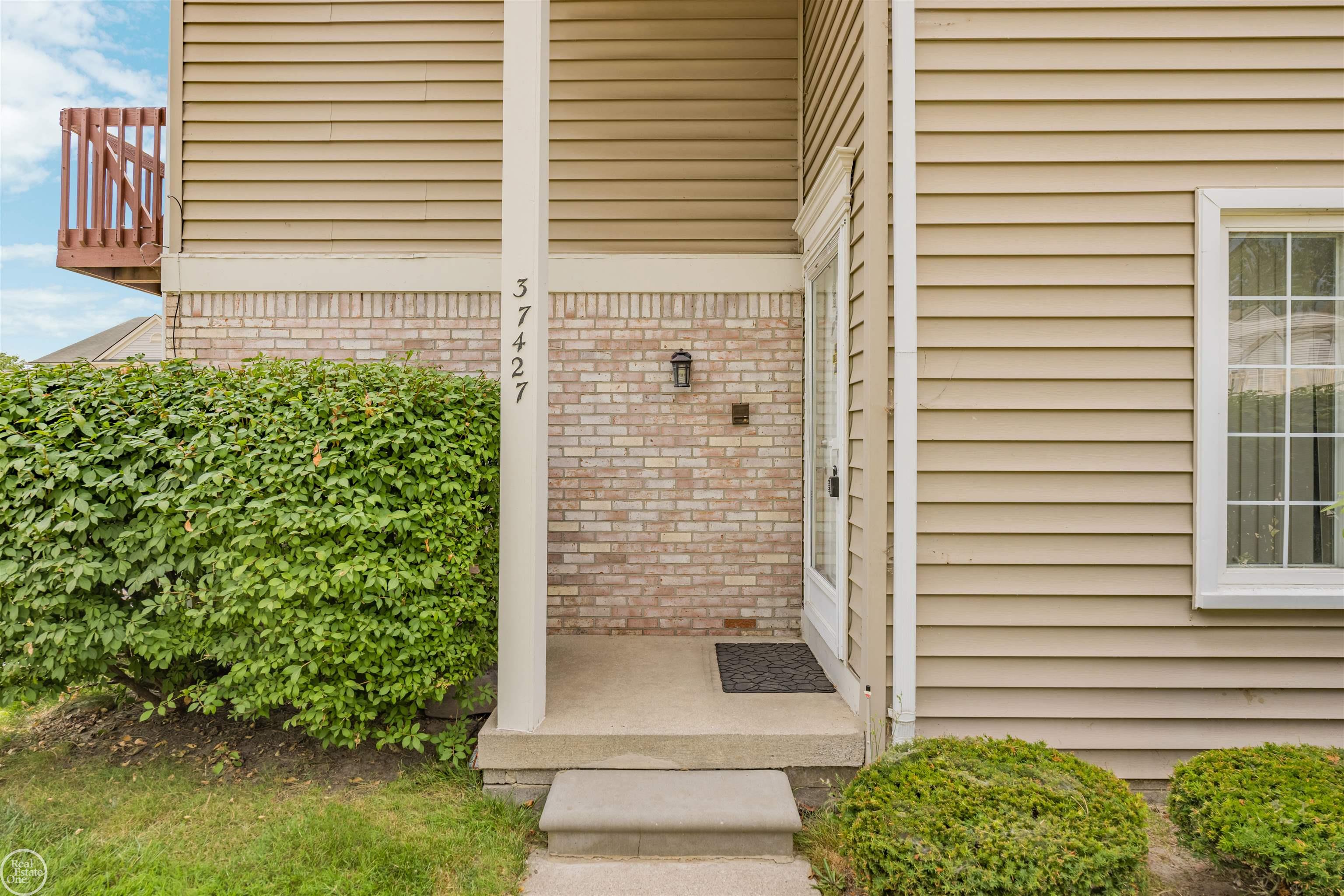 Photo 2 of Condo for sale at 37427 Stonegate Cir, Clinton Township, MI 48036 | MLS# 58050216251 | Listing updated on 2026-09-15