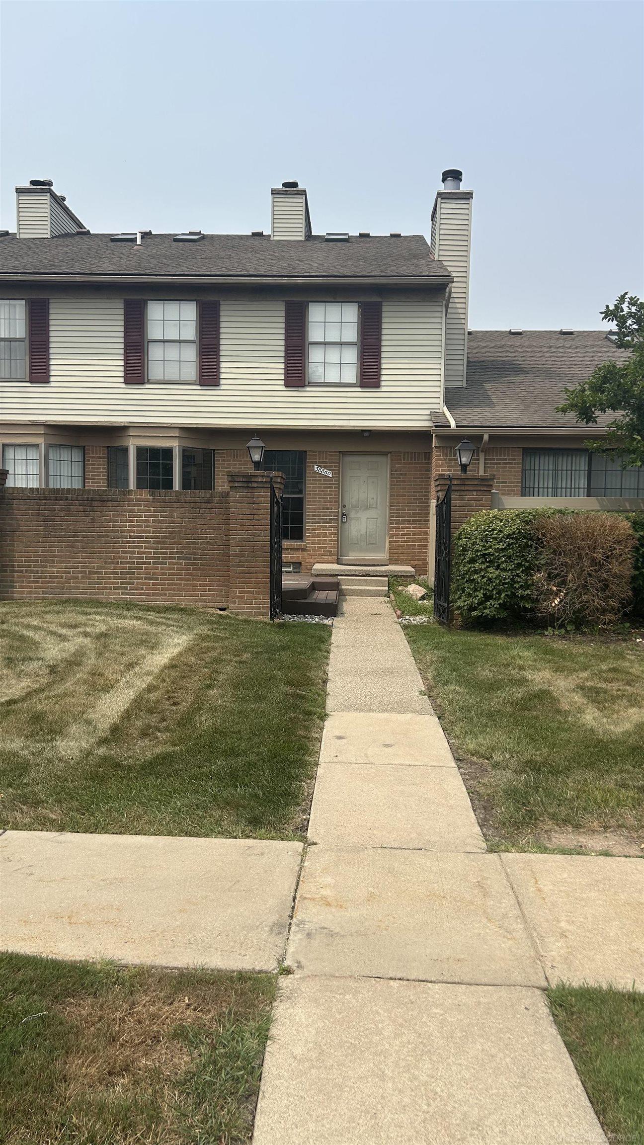 1st image of 38860 Country Cir, Farmington Hills, MI 48331 | MLS# 50216285