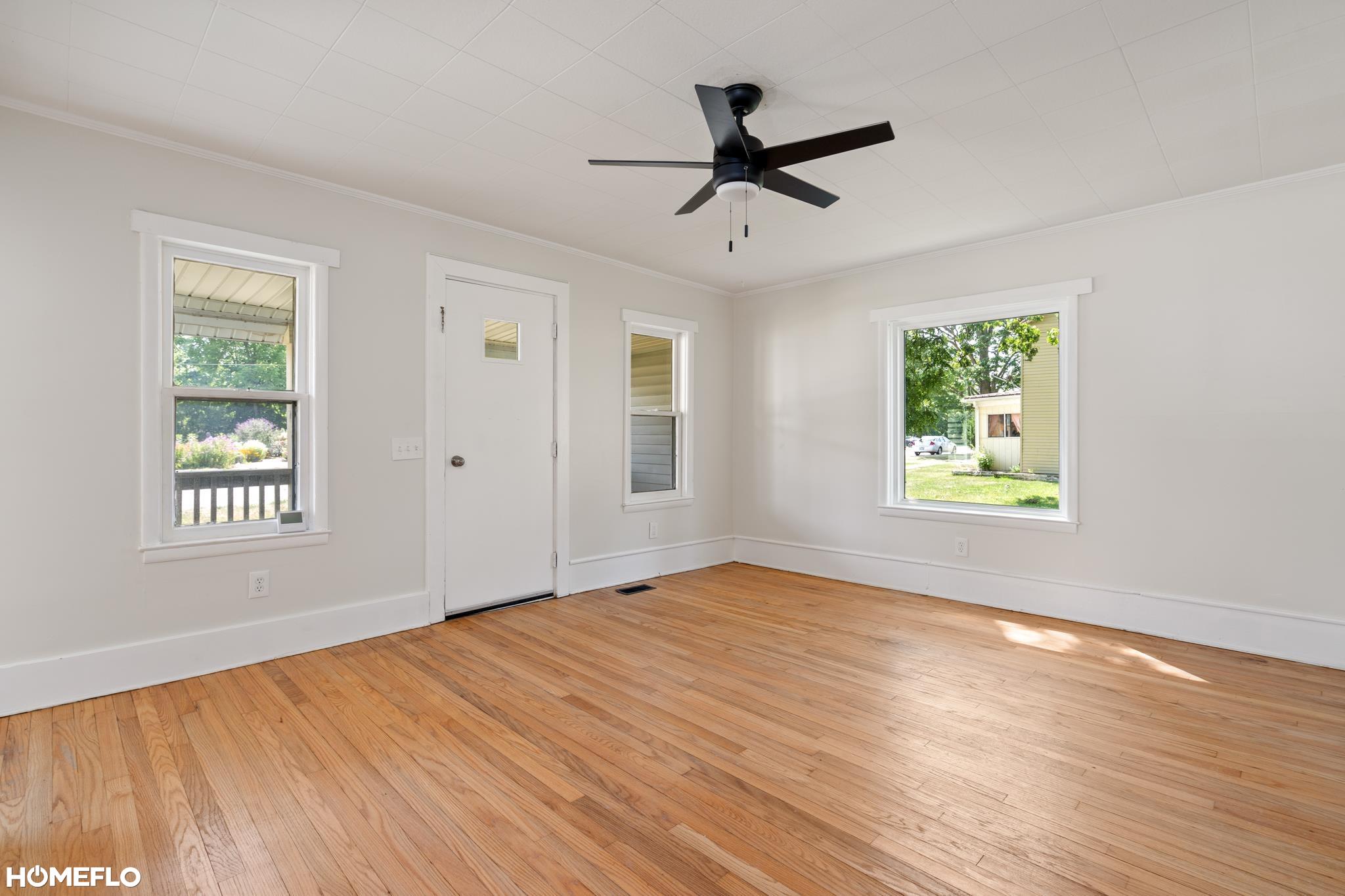 240 W 3rd Street photo 4