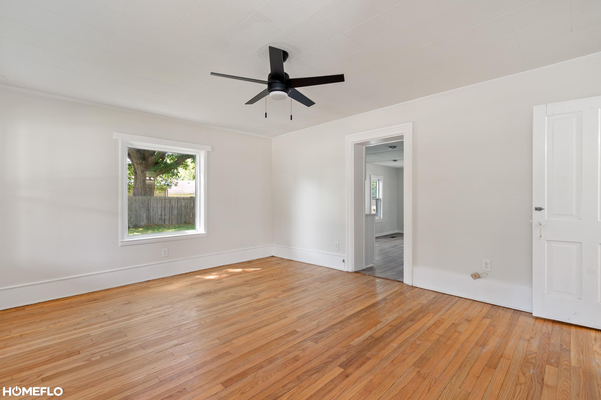 240 W 3rd Street photo 5