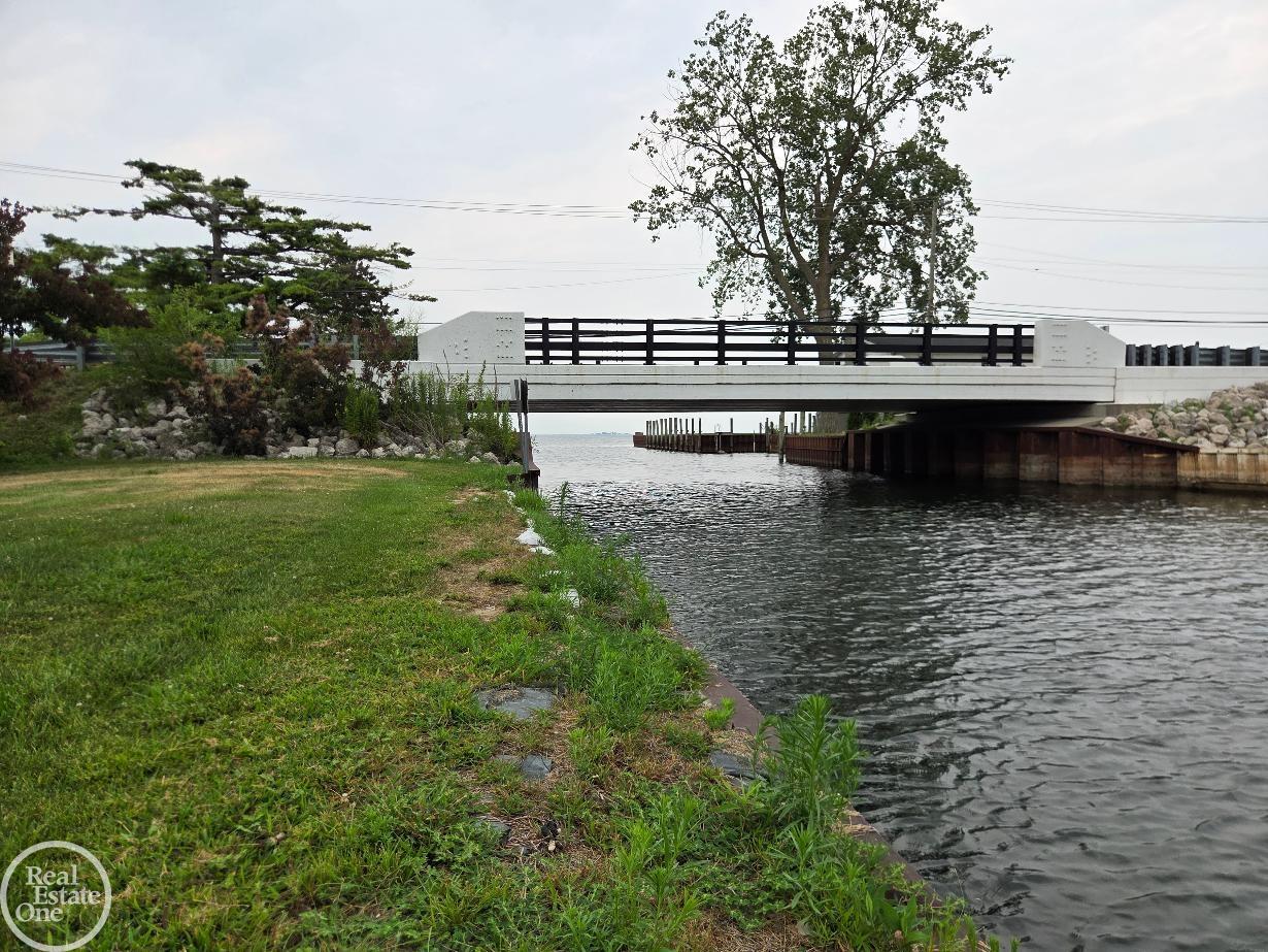 38th image of 38777 Lakeshore Dr, Harrison Township, MI 48045 | MLS# 50216360