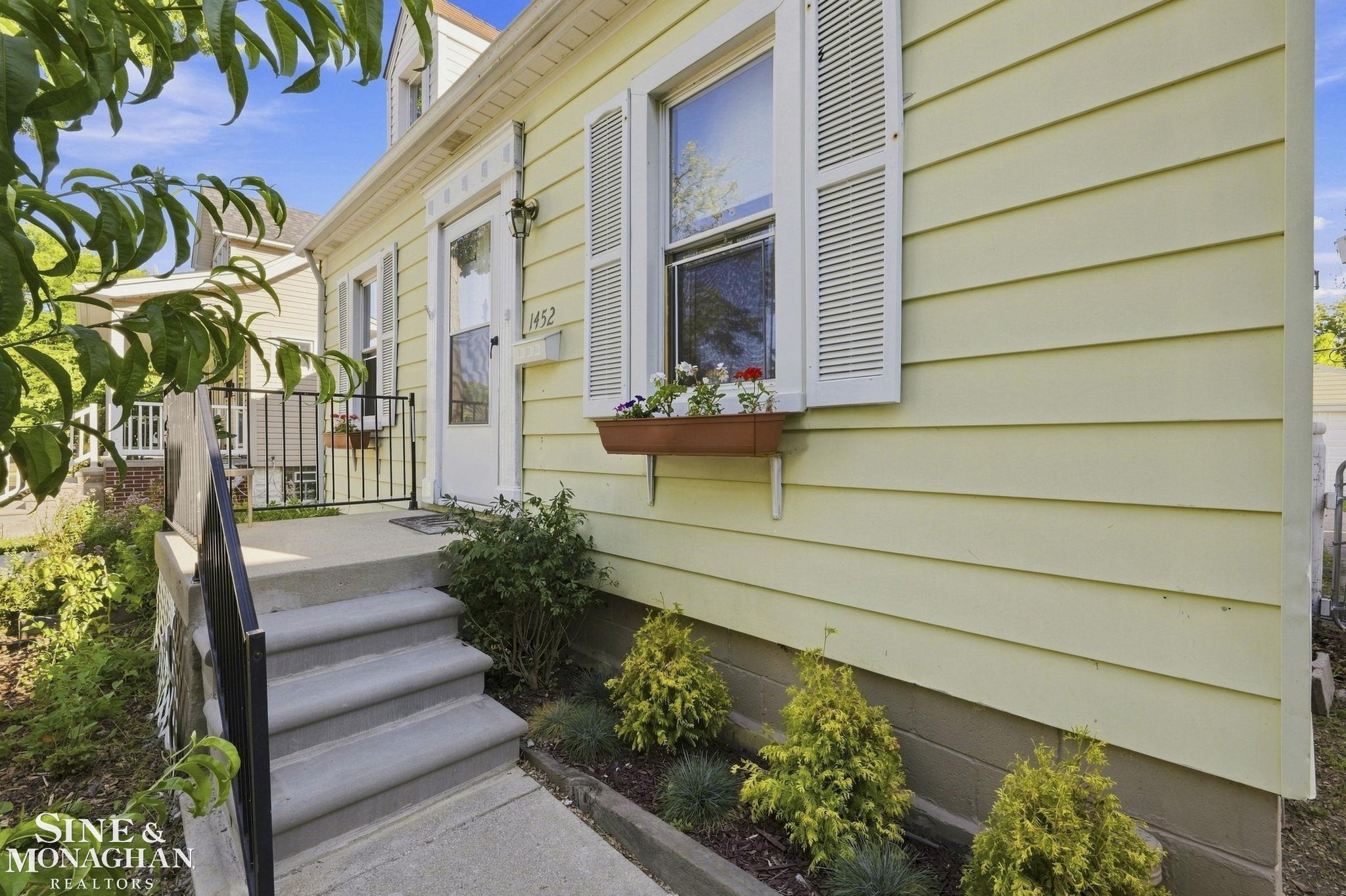 2nd image of 1452 Anita Ave, Grosse Pointe Woods, MI 48236 | MLS# 58050216363