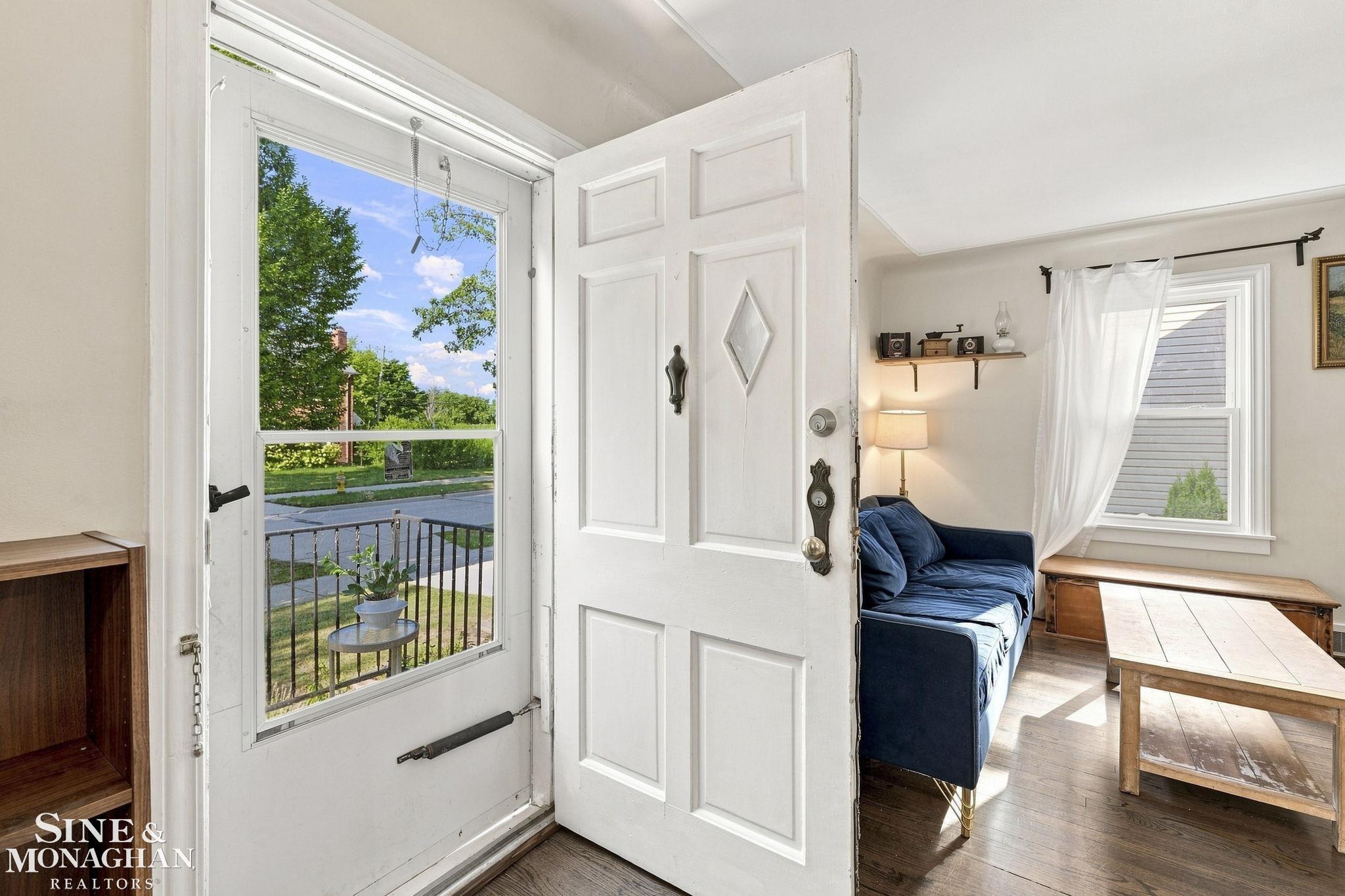 3rd image of 1452 Anita Ave, Grosse Pointe Woods, MI 48236 | MLS# 58050216363