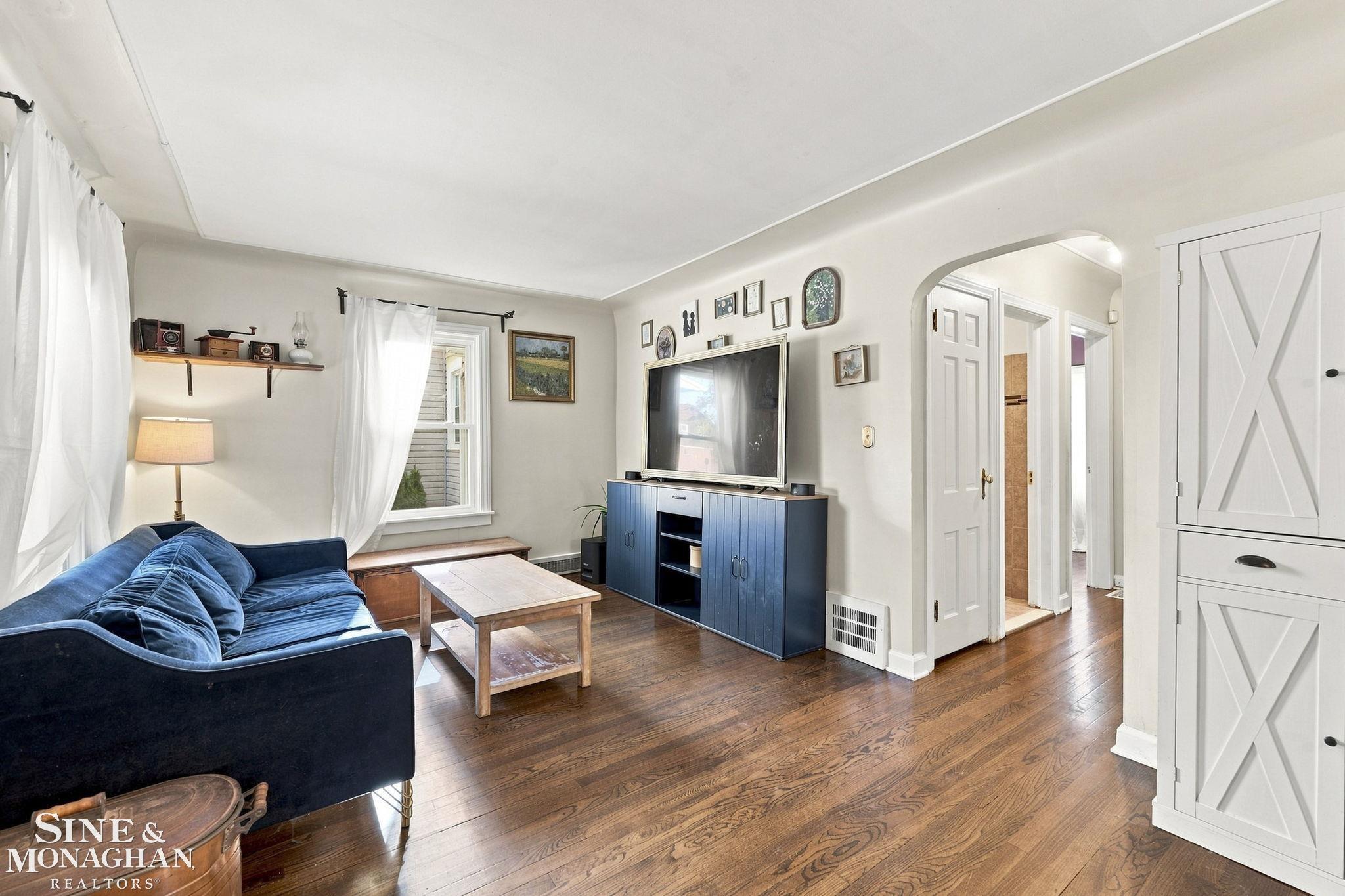 4th image of 1452 Anita Ave, Grosse Pointe Woods, MI 48236 | MLS# 58050216363