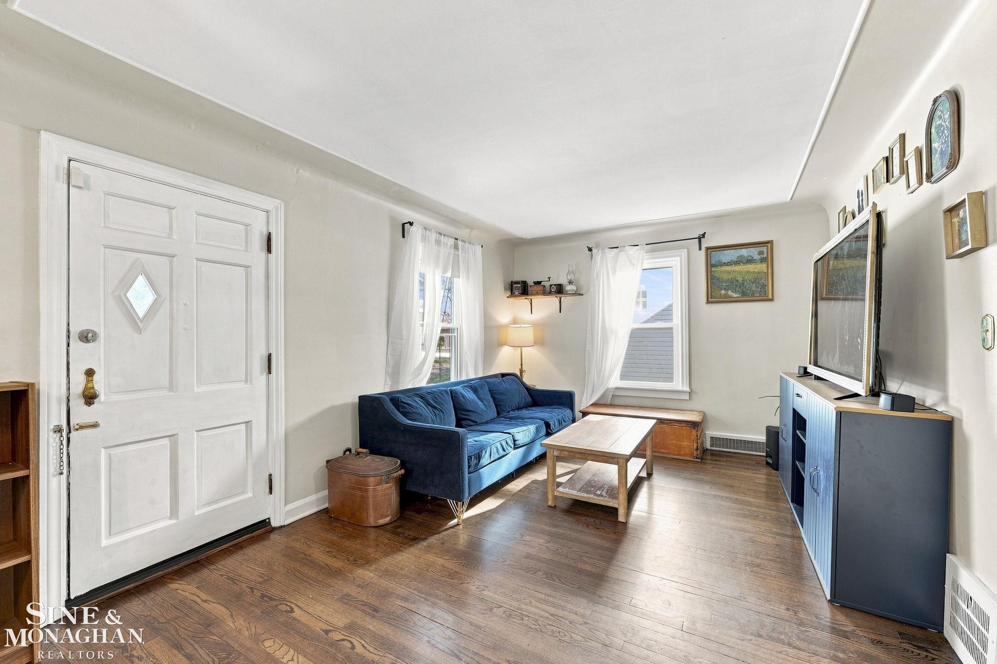 5th image of 1452 Anita Ave, Grosse Pointe Woods, MI 48236 | MLS# 58050216363