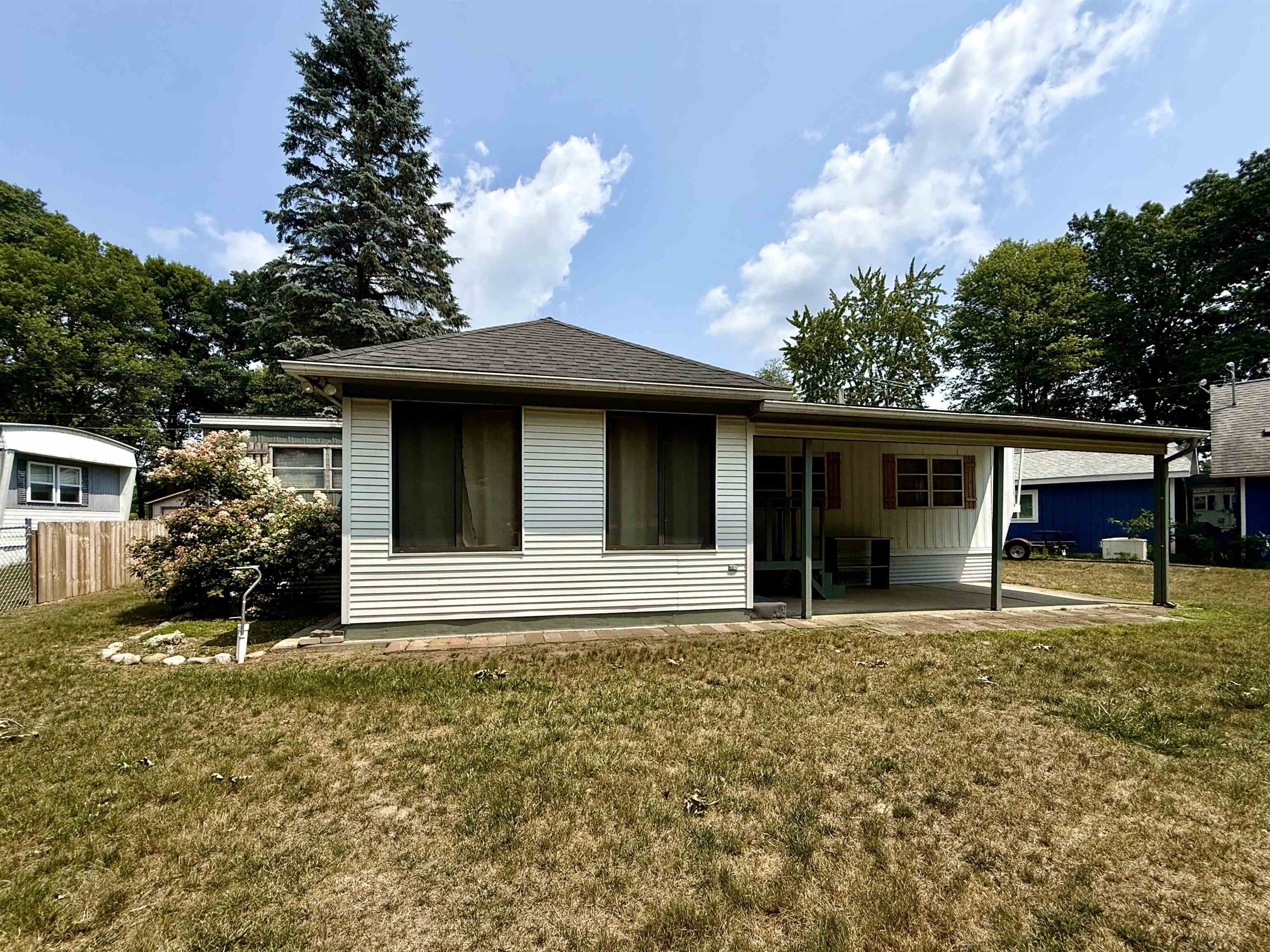 3rd image of 3259 Beaver Ct, Gladwin, MI 48624 | MLS# 50216368