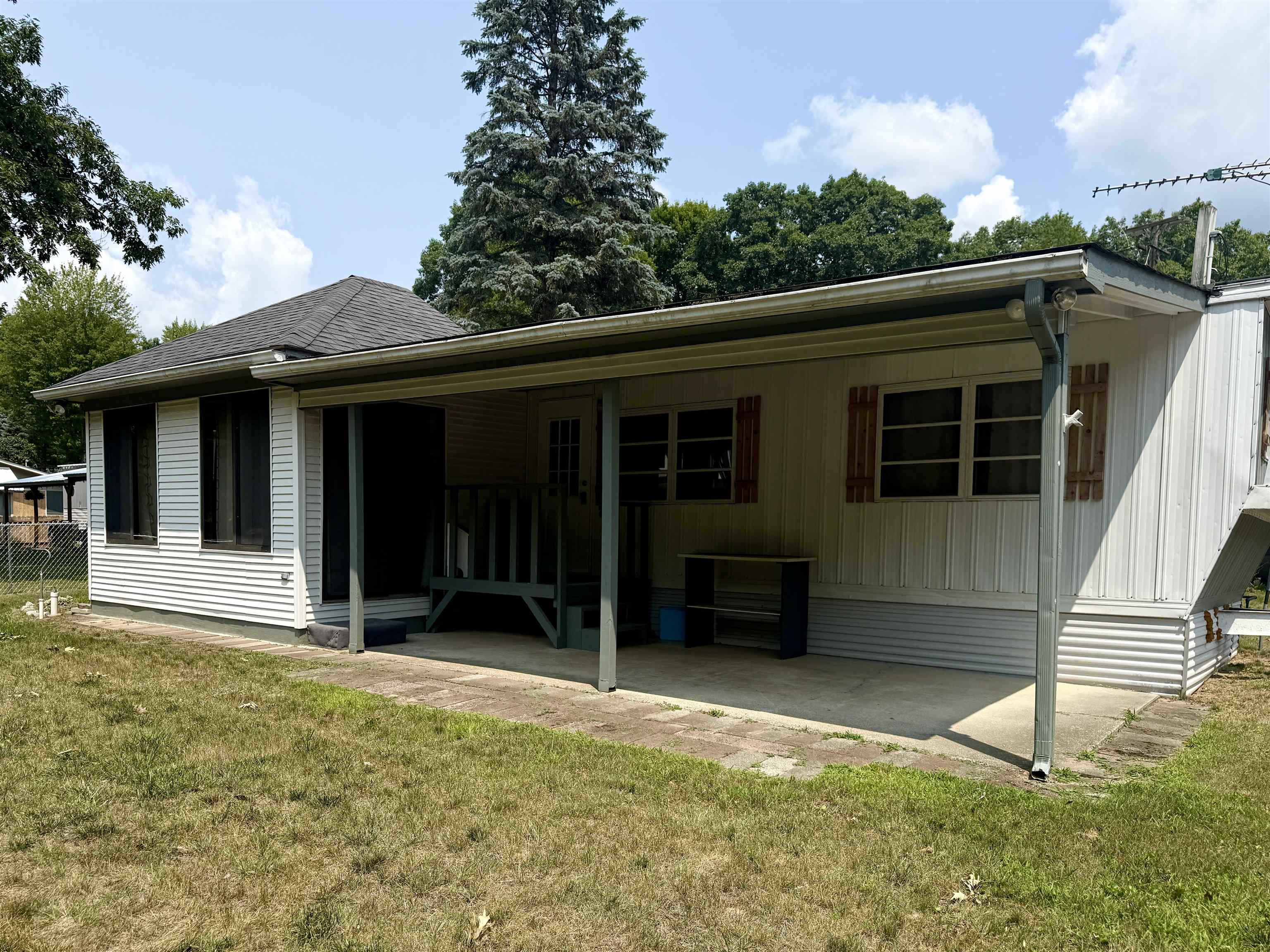 5th image of 3259 Beaver Ct, Gladwin, MI 48624 | MLS# 50216368