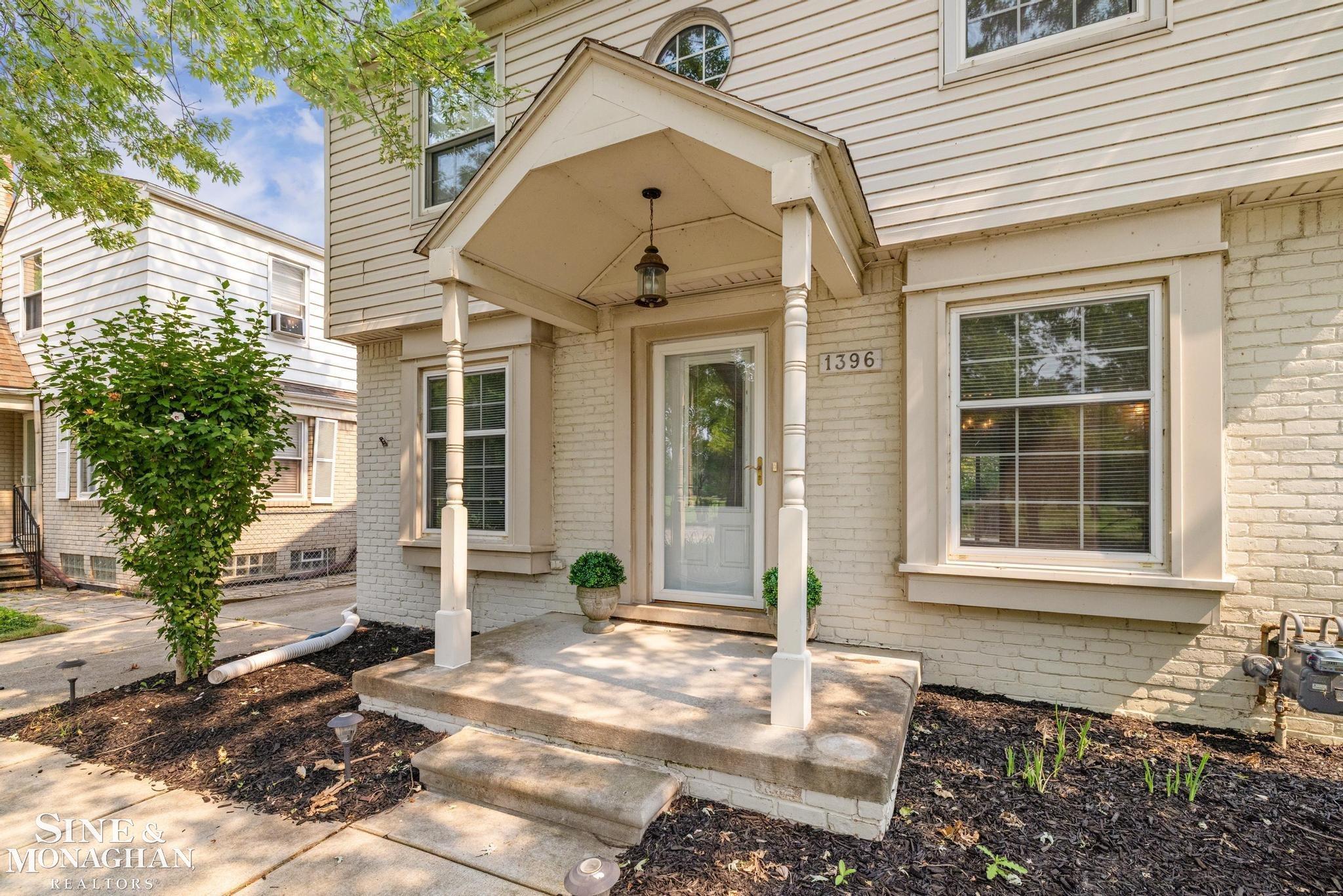 3rd image of 1396 Vernier Rd, Grosse Pointe Woods, MI 48236 | MLS# 58050216376
