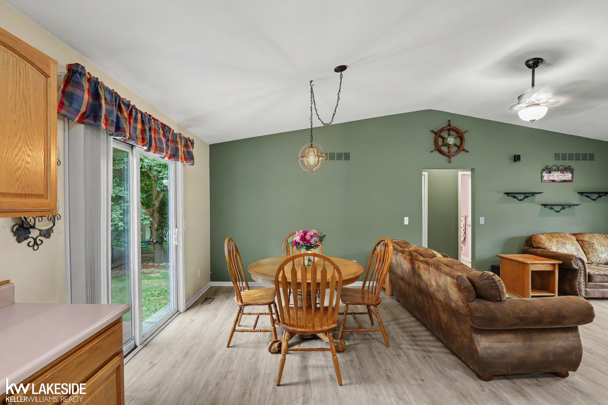 593 Allison Drive photo 6