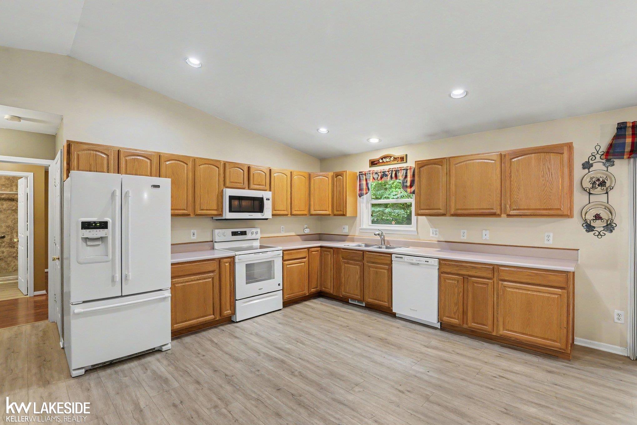 593 Allison Drive photo 7