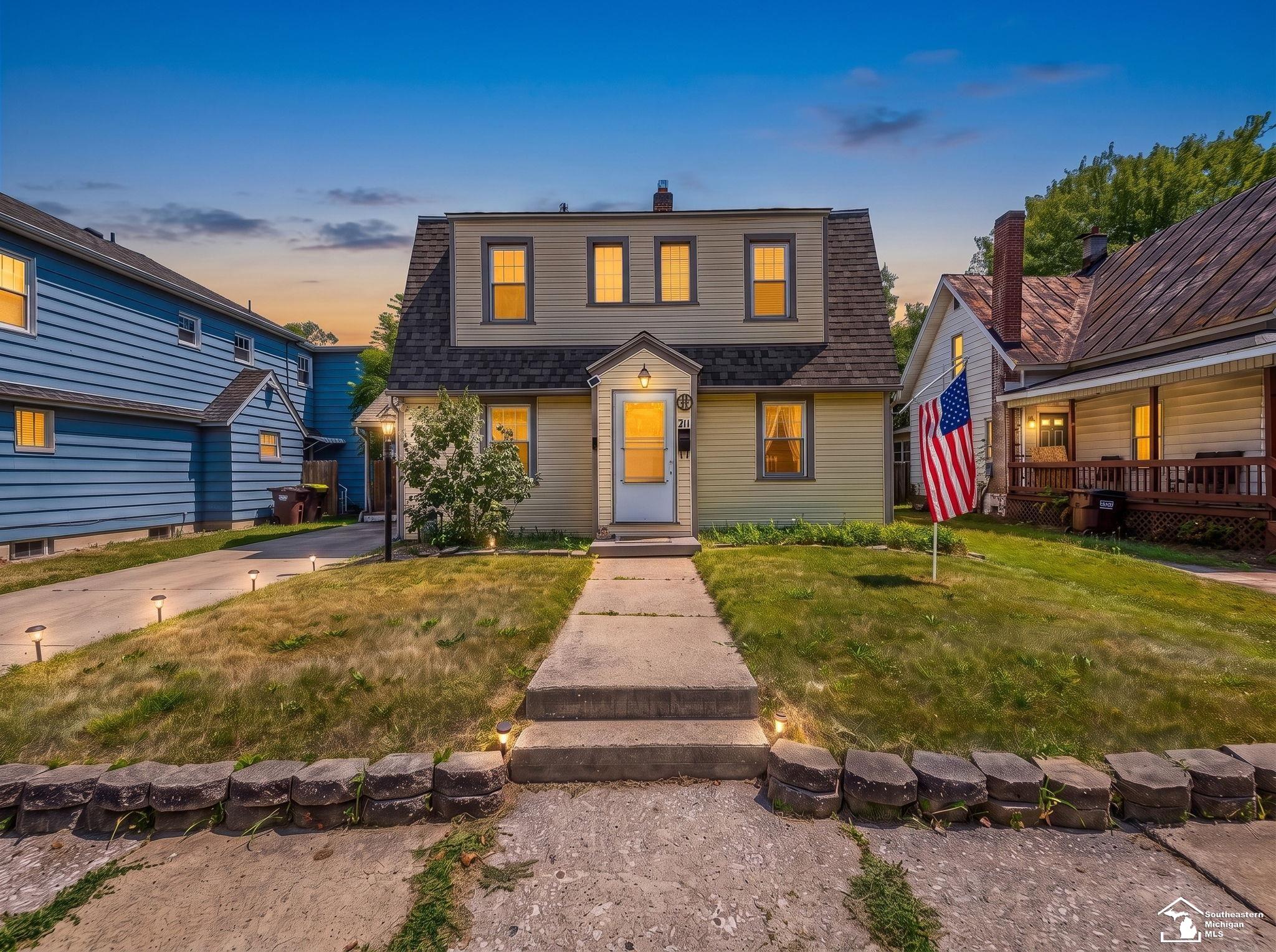 2nd image of 711 Harrison St, Monroe, MI 48161 | MLS# 50216390