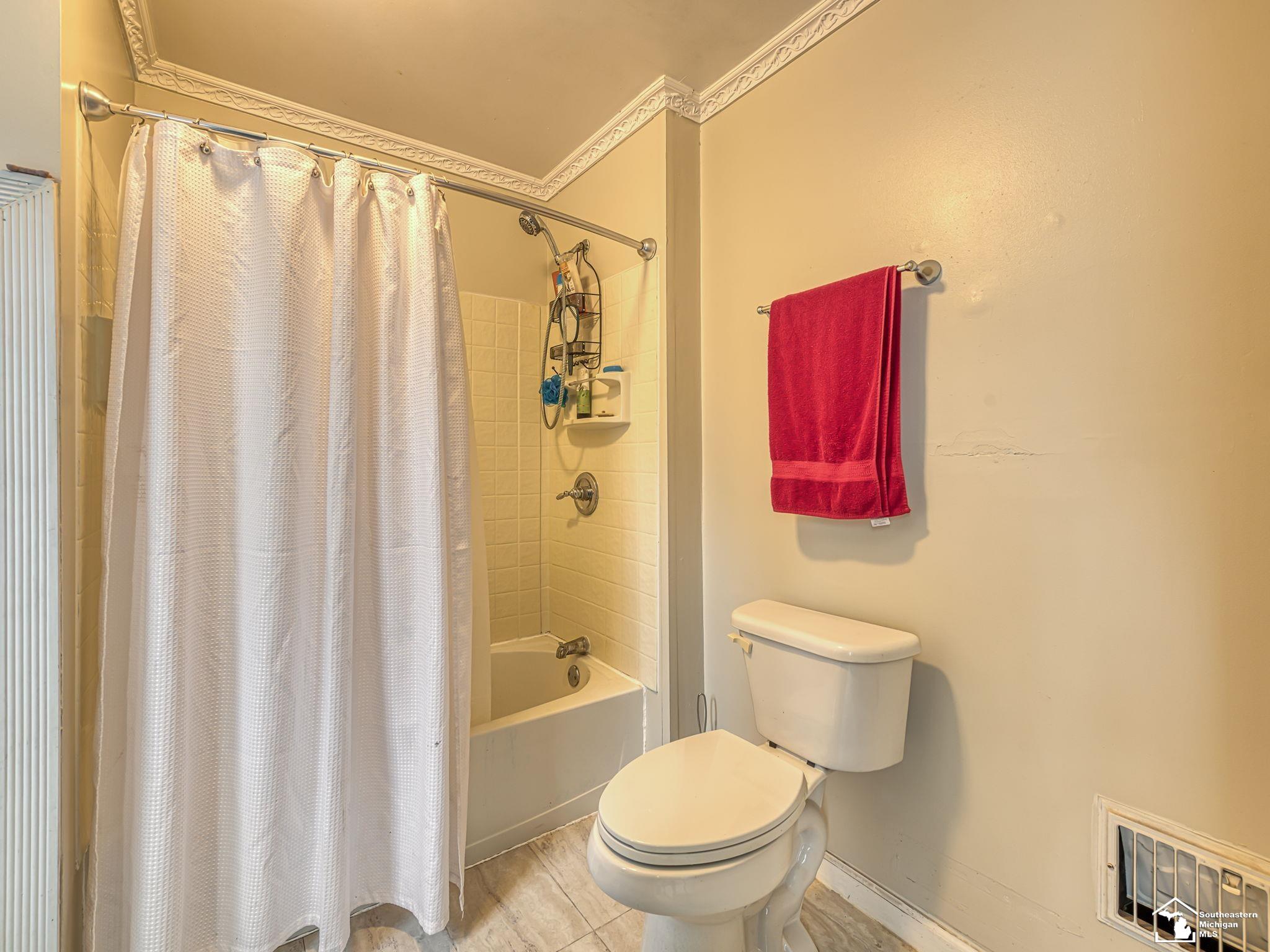3rd image of 711 Harrison St, Monroe, MI 48161 | MLS# 57050216390