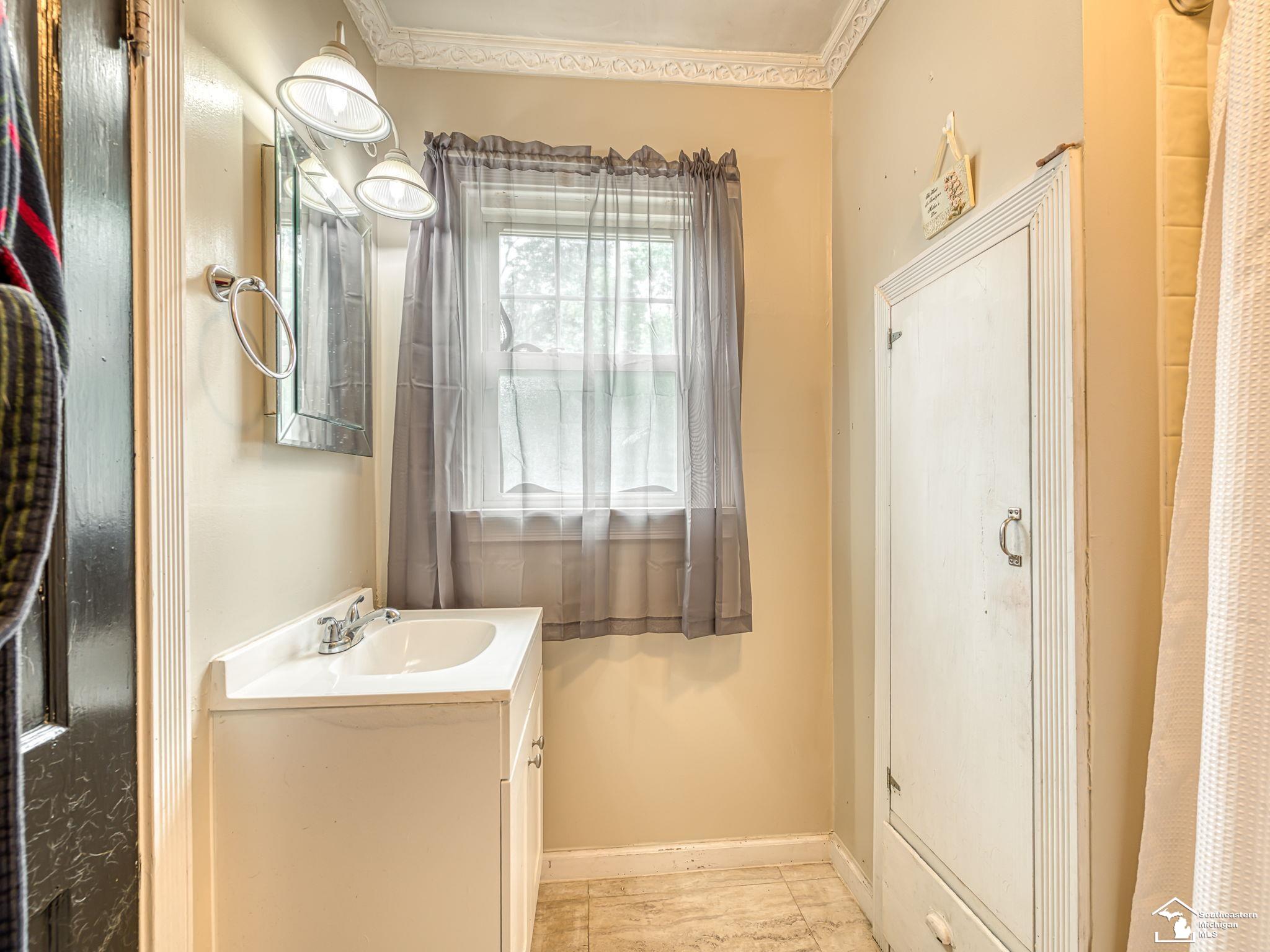 4th image of 711 Harrison St, Monroe, MI 48161 | MLS# 57050216390